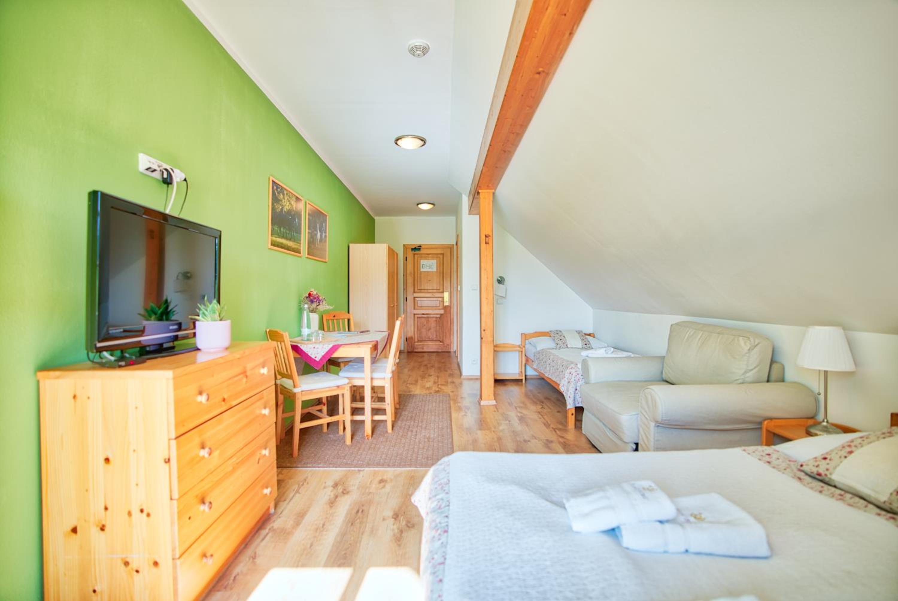 Triple Room - Photo 7