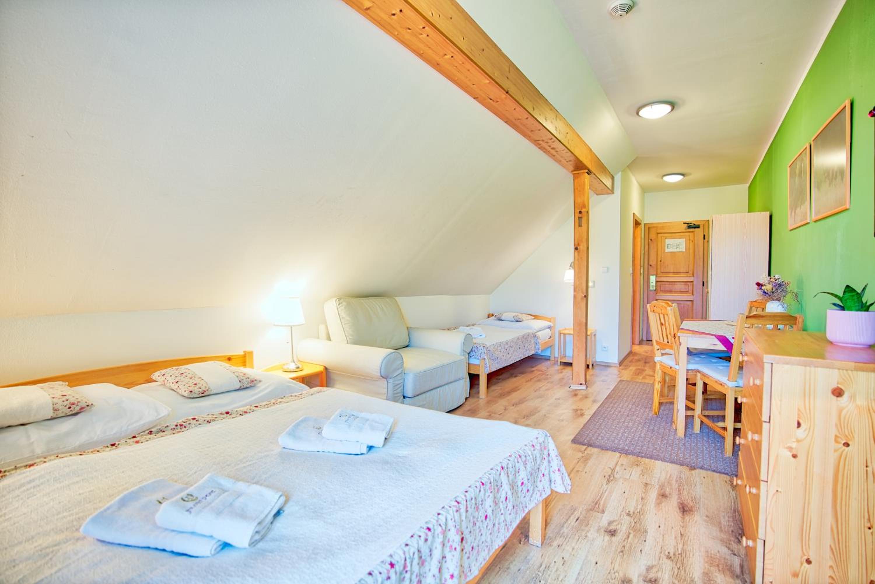 Triple Room - Photo 9