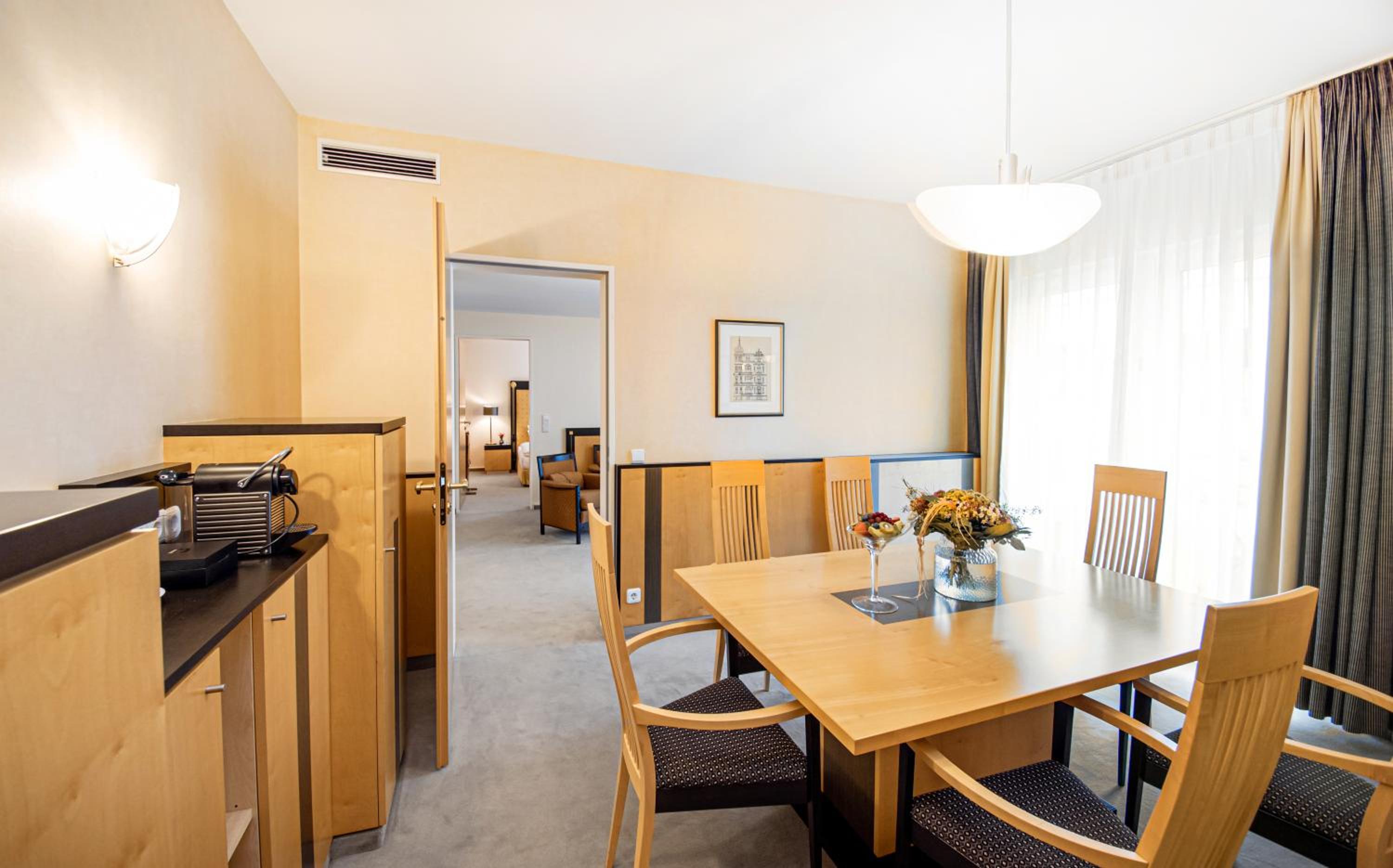 Deluxe Suite - Photo 6