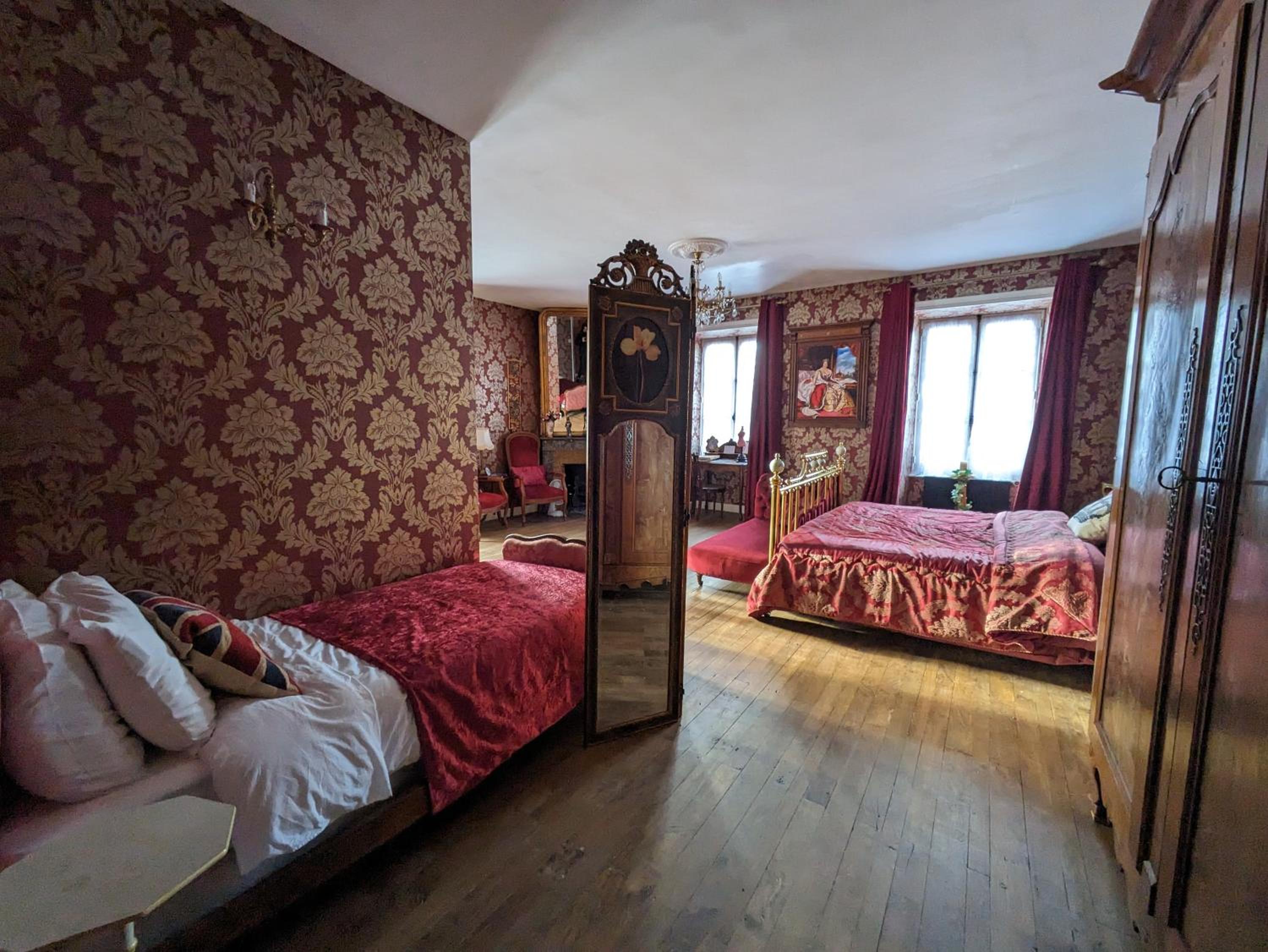Deluxe Suite photo 2
