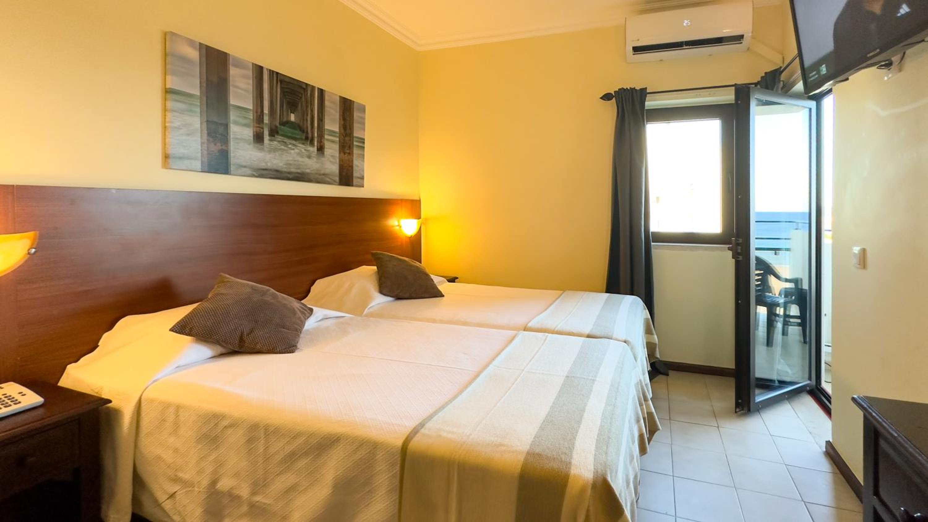 Standard Twin Room - Photo 34