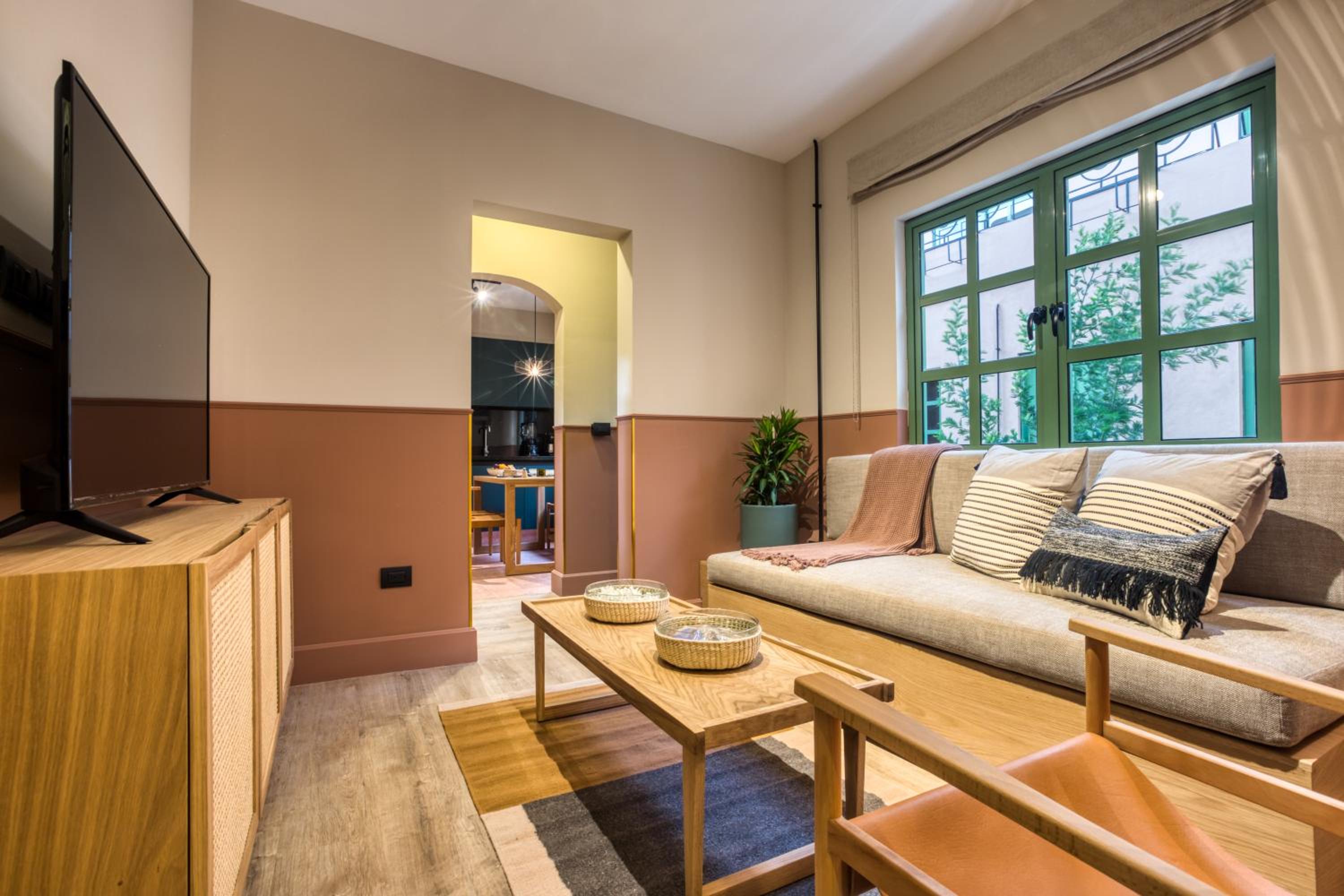 Two-Bedroom Deluxe Apartment - Photo 17