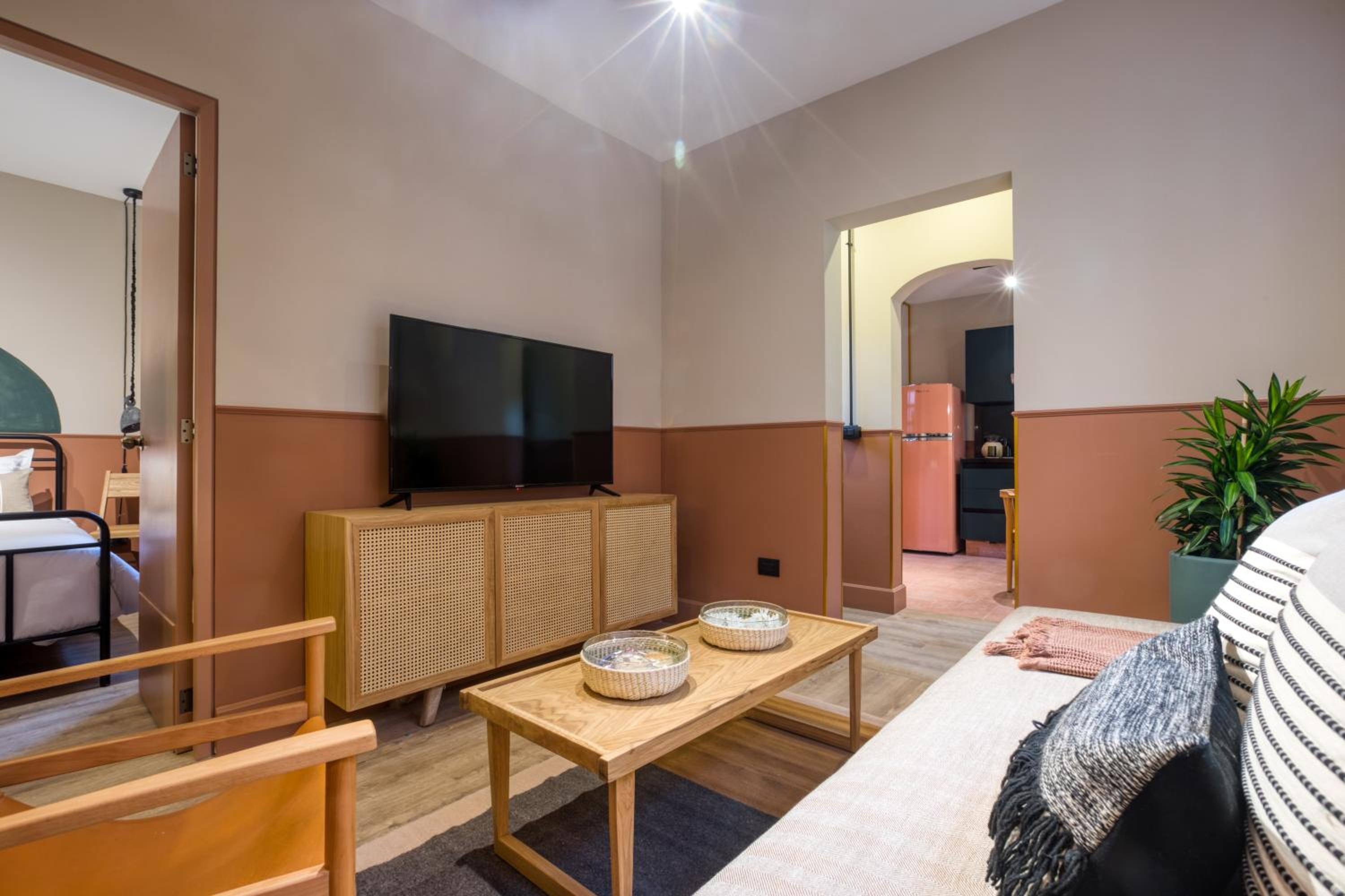 Two-Bedroom Deluxe Apartment - Photo 13