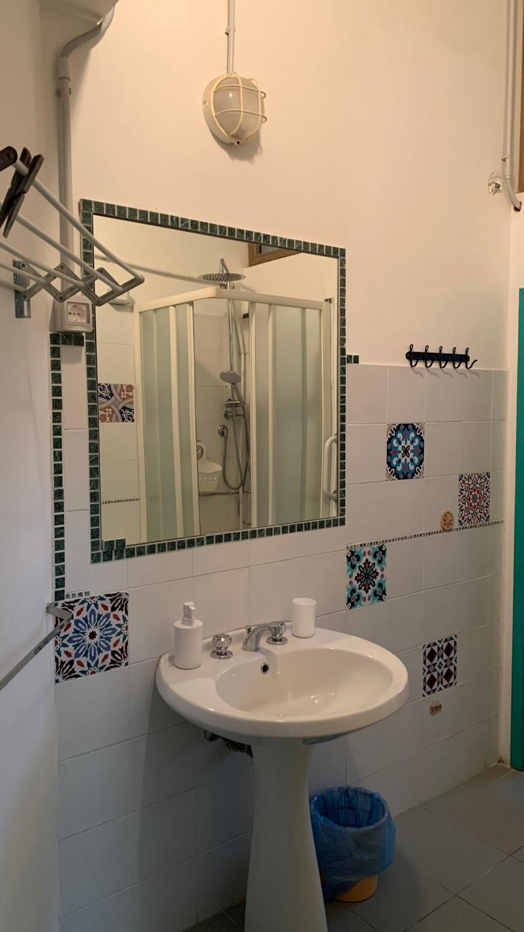 Quadruple Room with Private Bathroom photo 3
