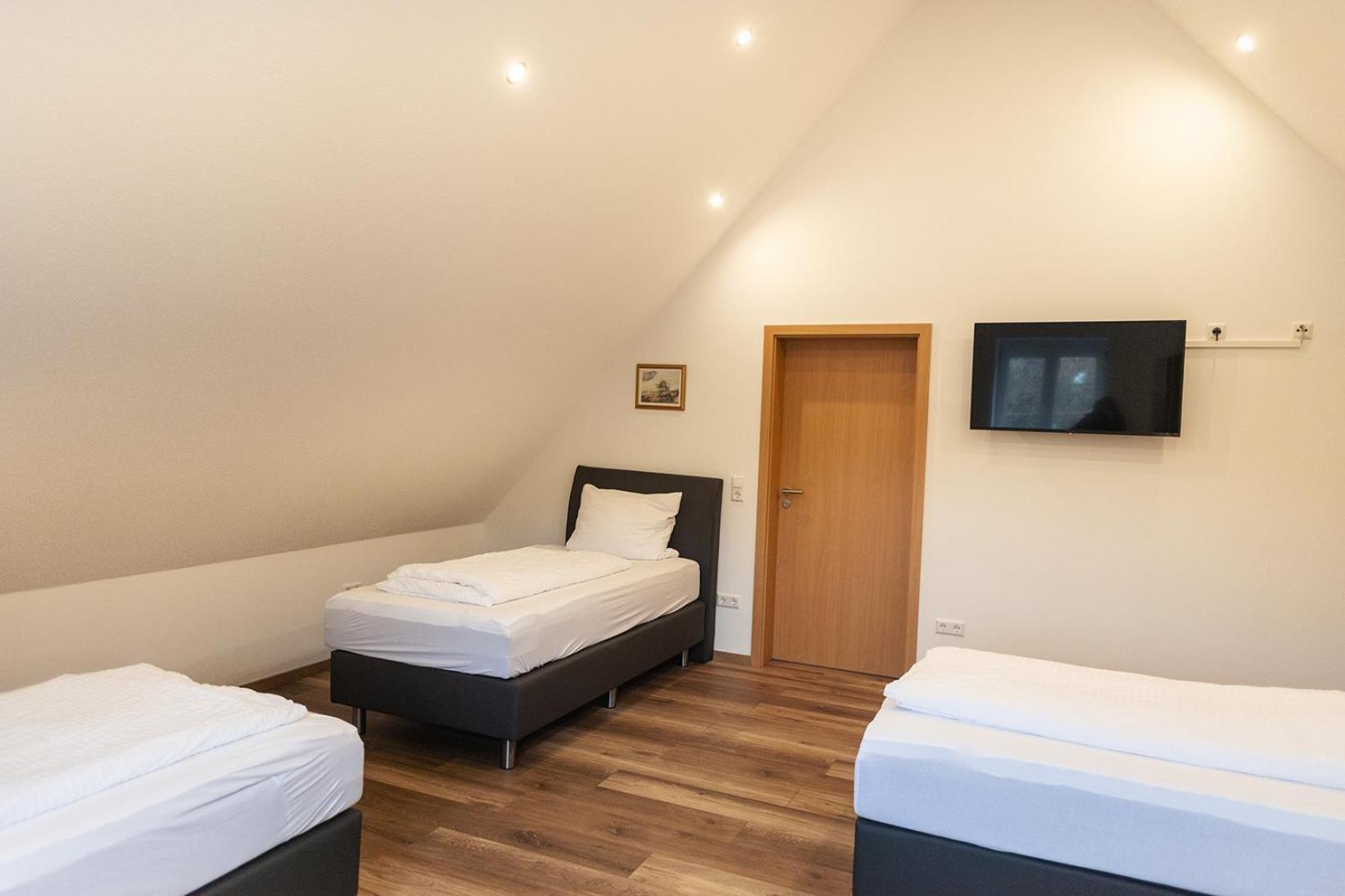 Apartment 3 - Photo 8