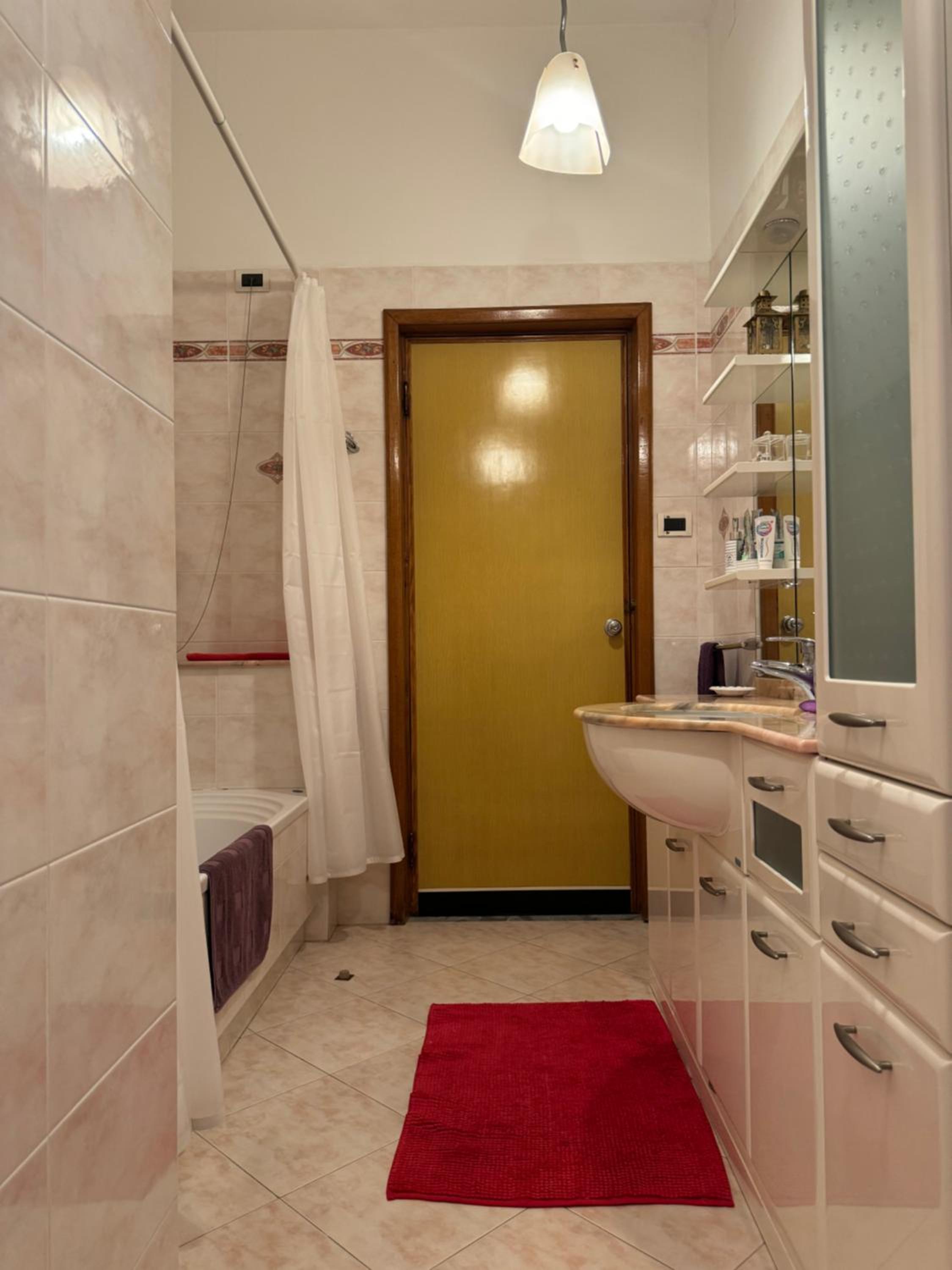 Double Room with Shared Bathroom photo 3
