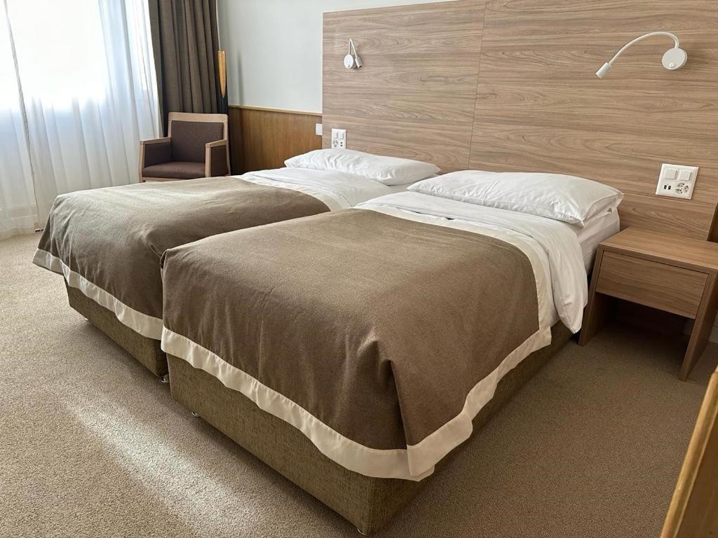 Twin Room - Photo 1