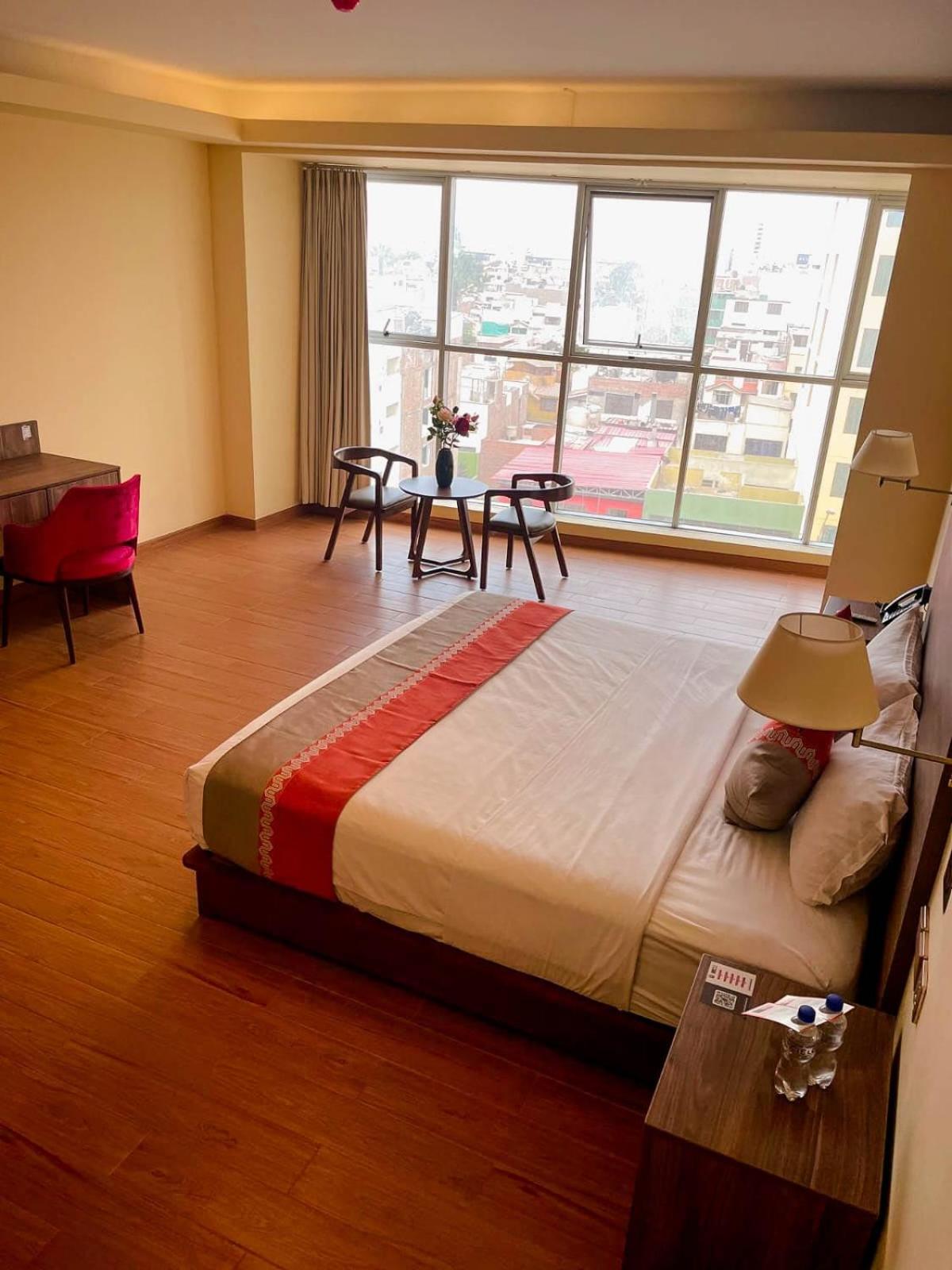 Deluxe Suite with Spa Bath