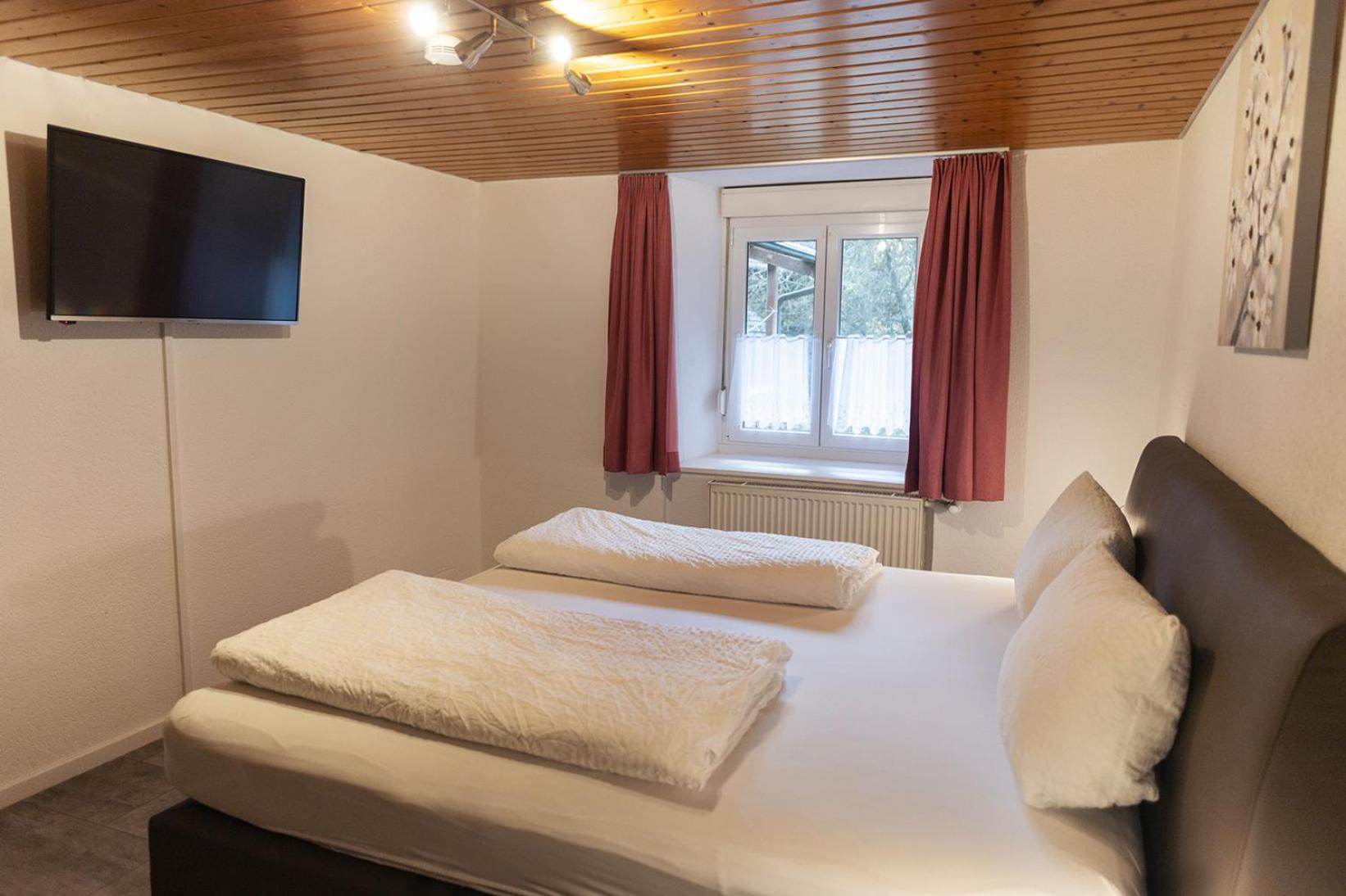 Three-Bedroom Apartment - Photo 10