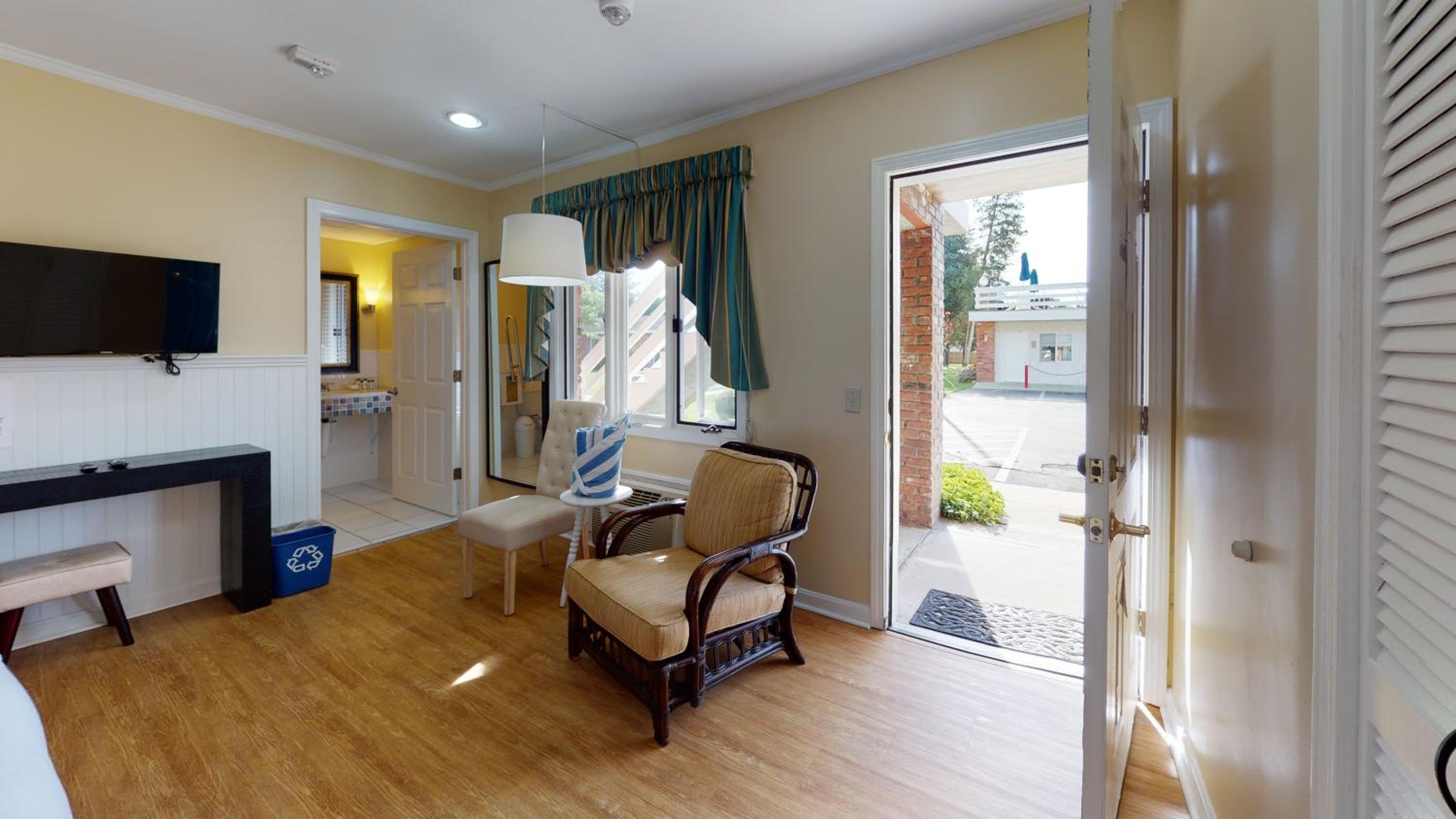 King Room - Disability Access photo 3