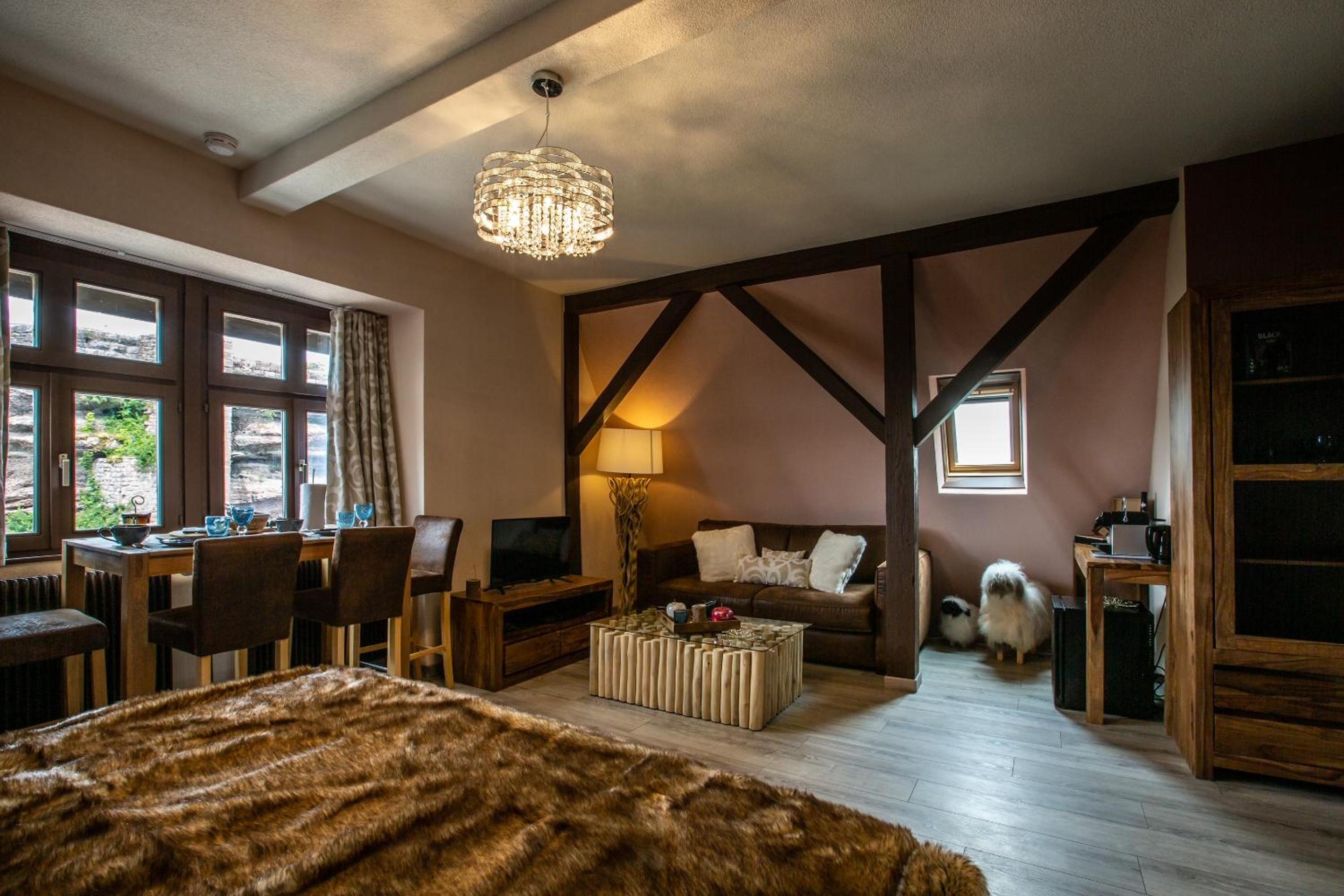 Deluxe Room (2 Adults + 1 Child) photo 2