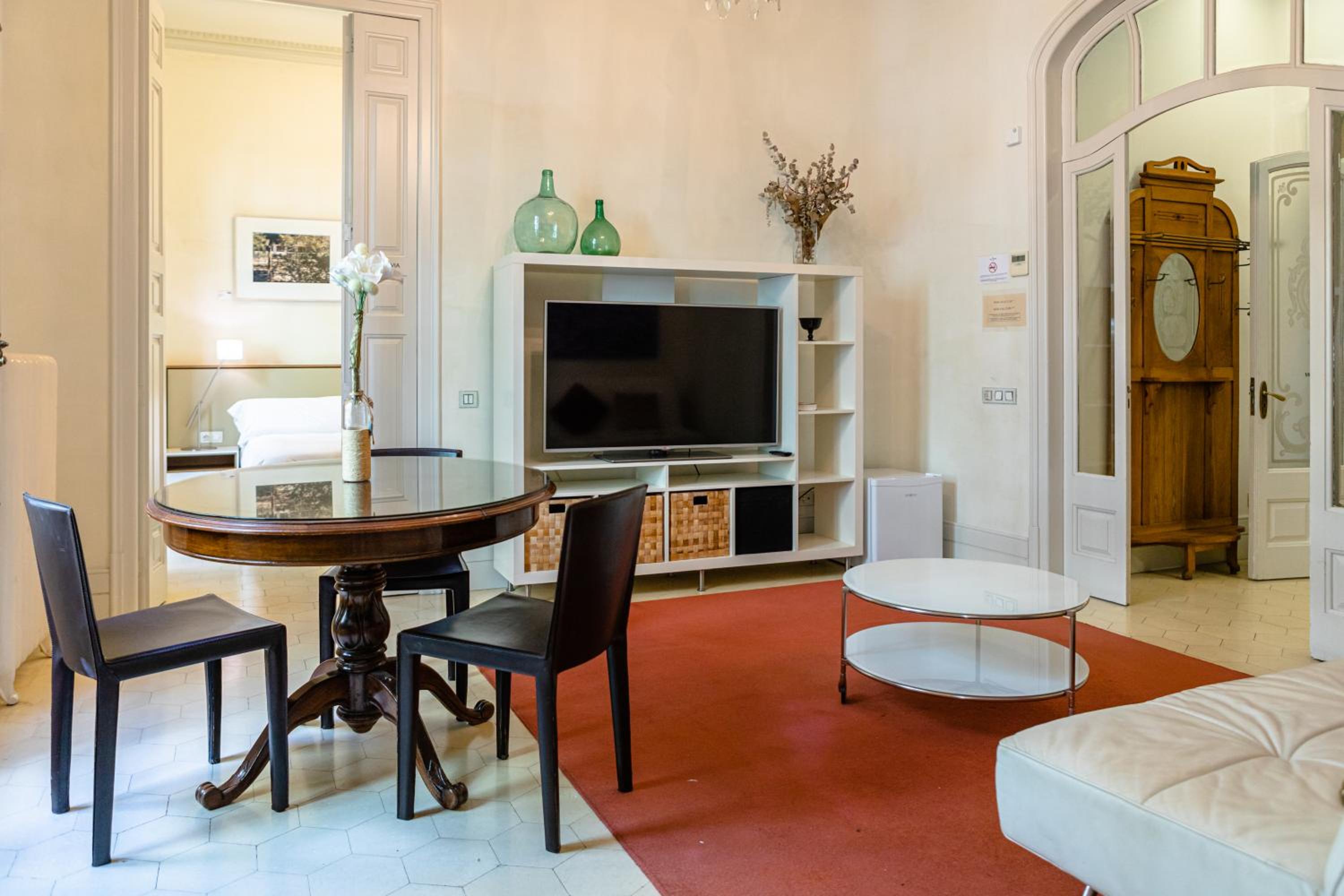 Two-Bedroom Suite with Balcony photo 3