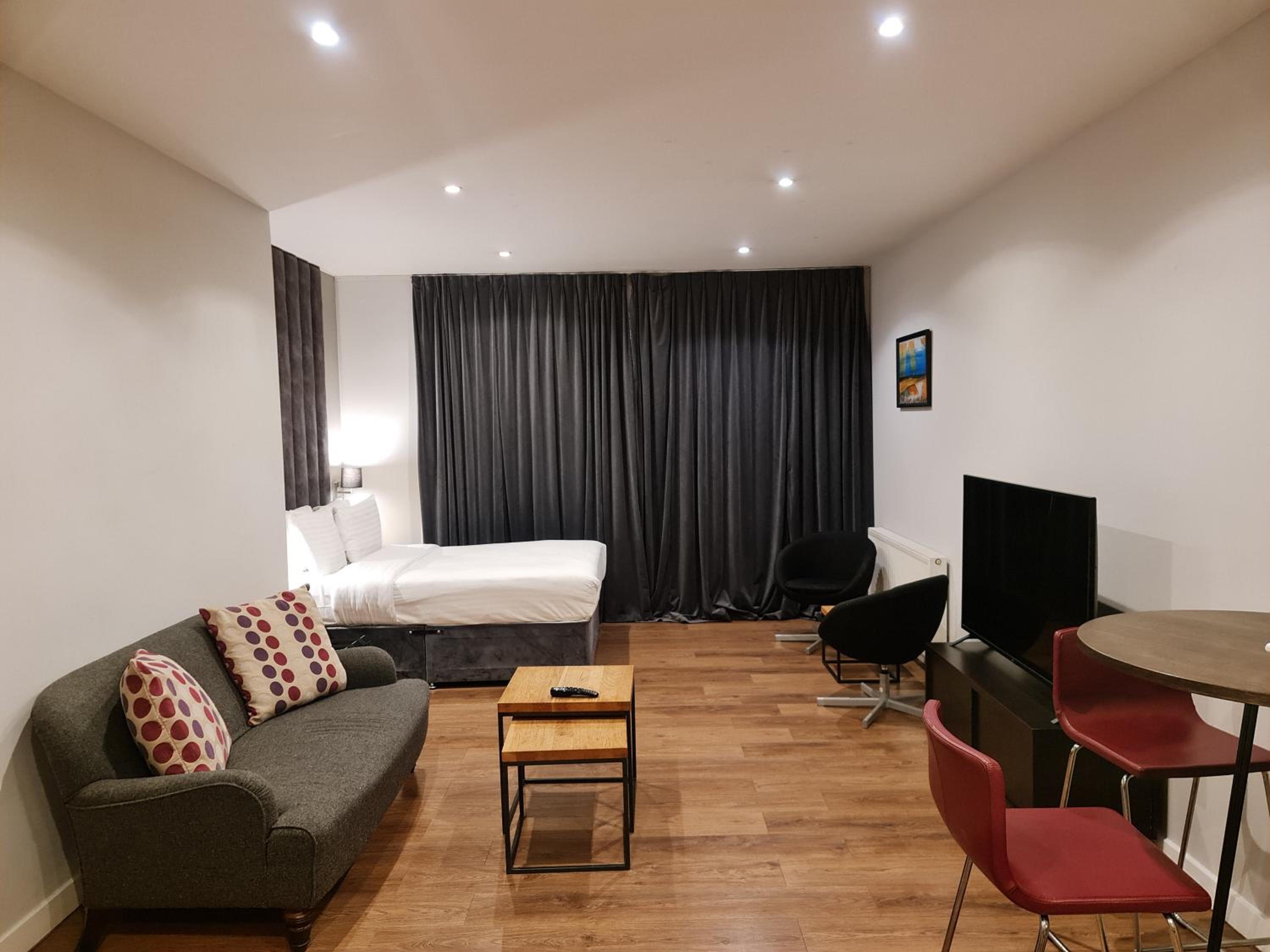 One-Bedroom Apartment - Photo 1