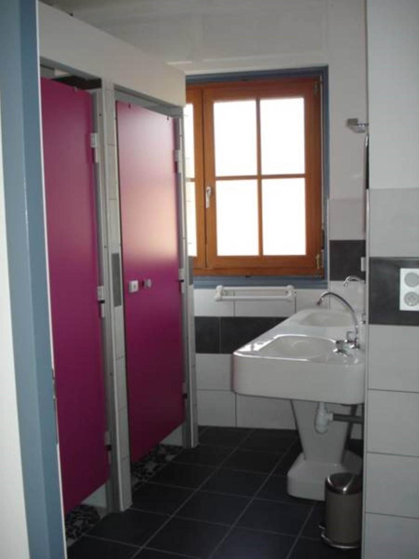 Bunk Bed in Mixed Dormitory Room