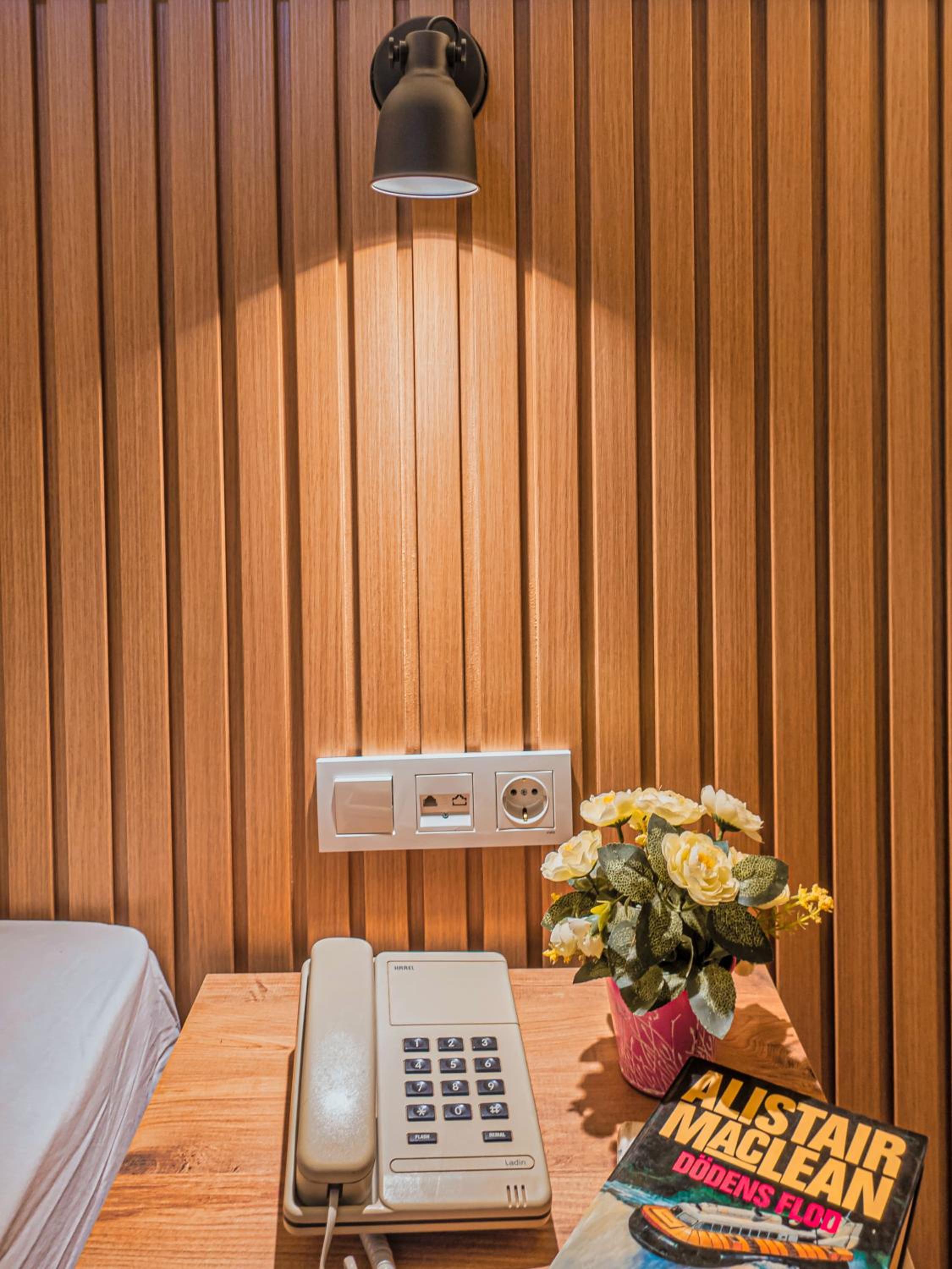 Family Suite with Balcony - Photo 16
