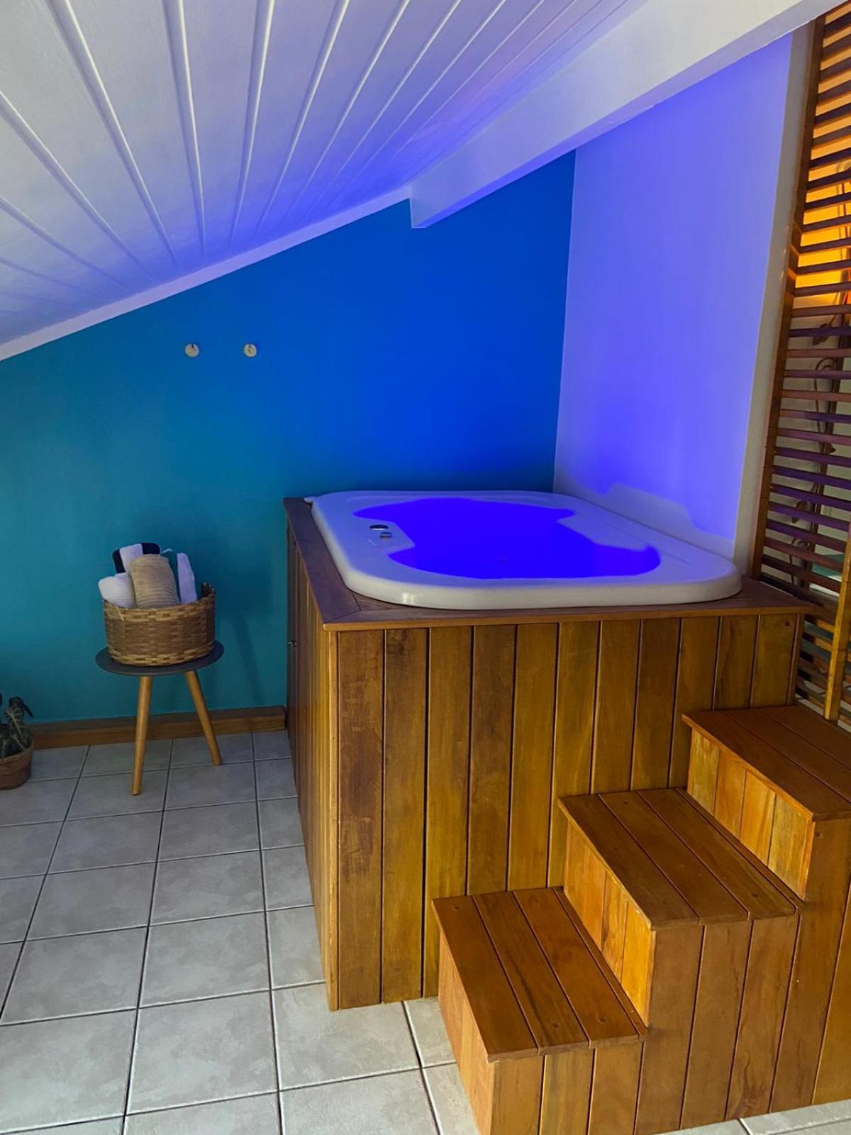 Double Room with Spa Bath photo 3