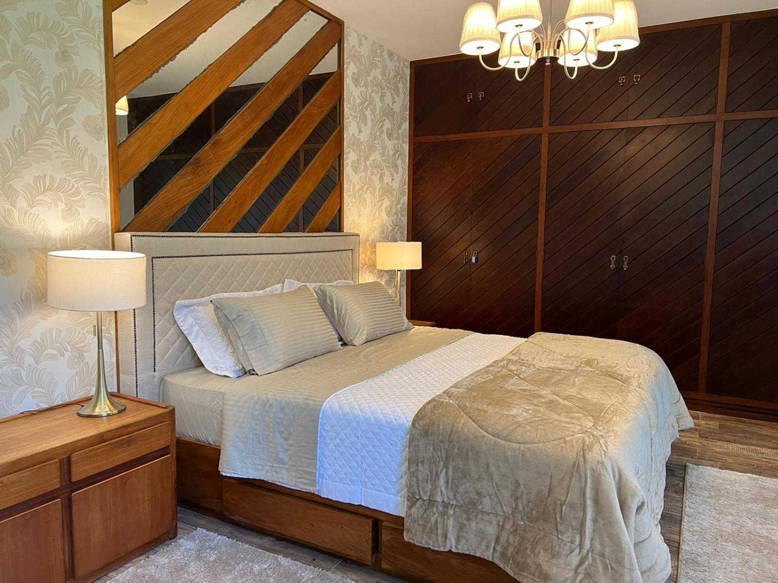 King Room with Spa Bath