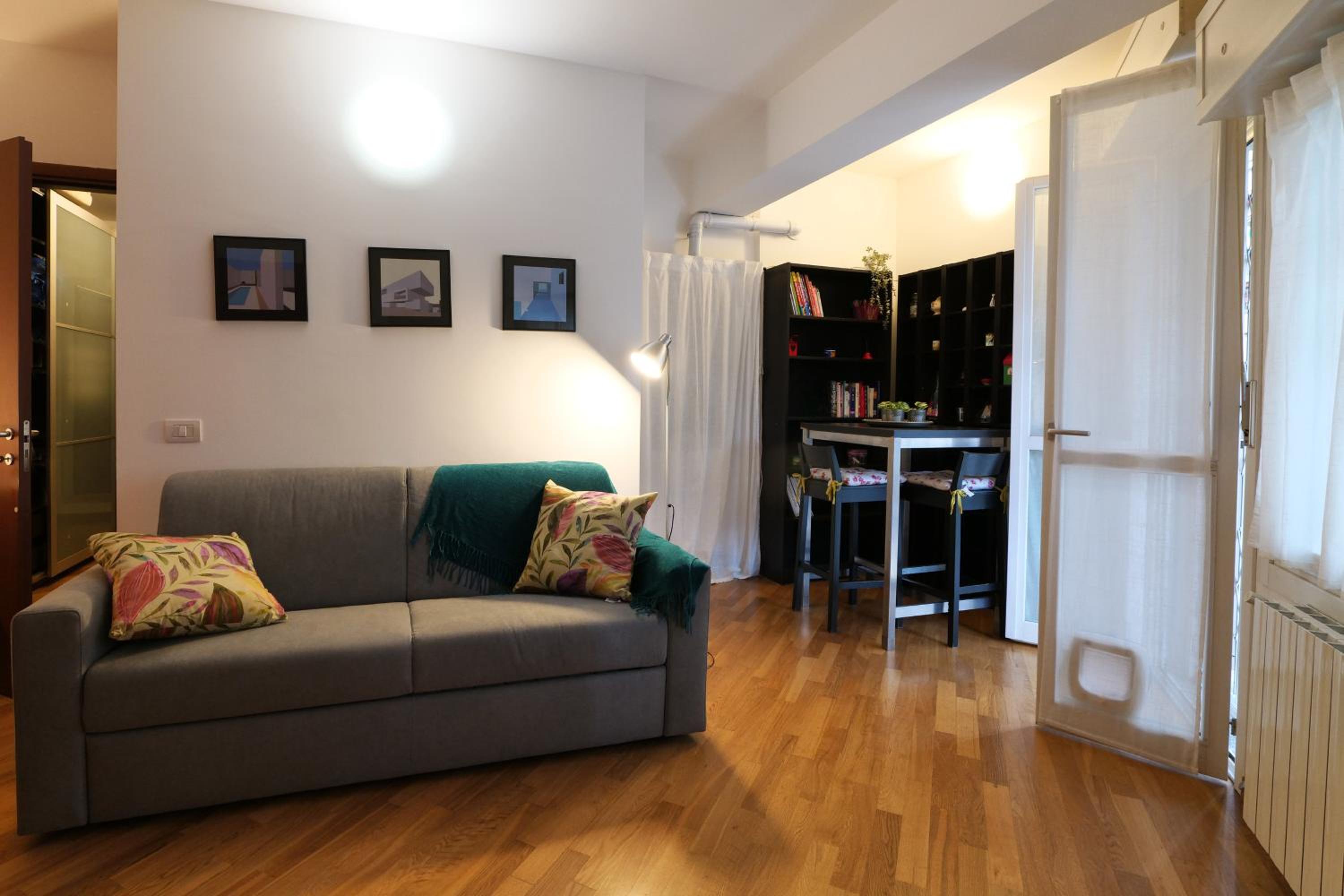 Deluxe Studio