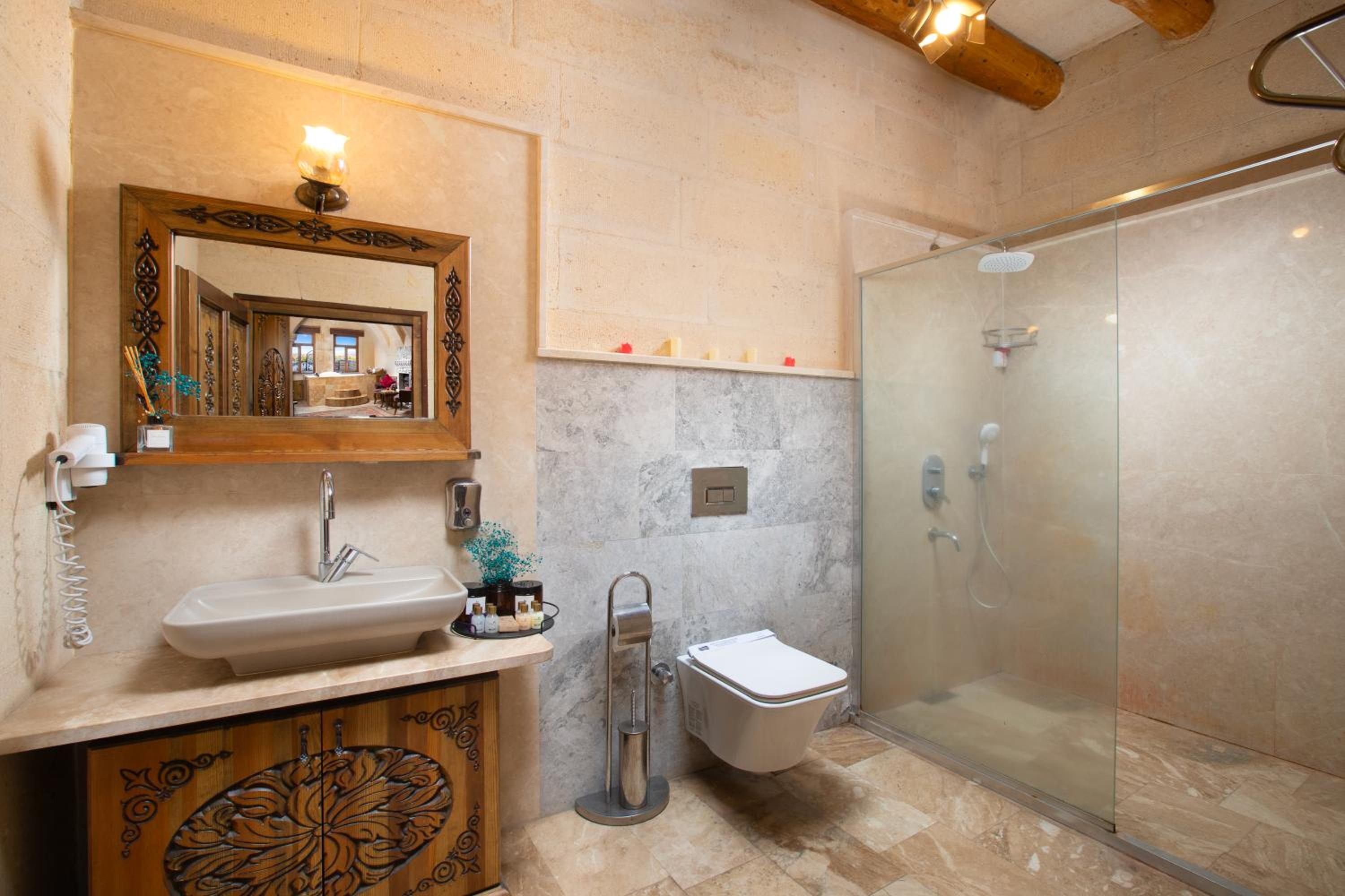 Signature Suite, with Jakuzzi & Valley View - Photo 3
