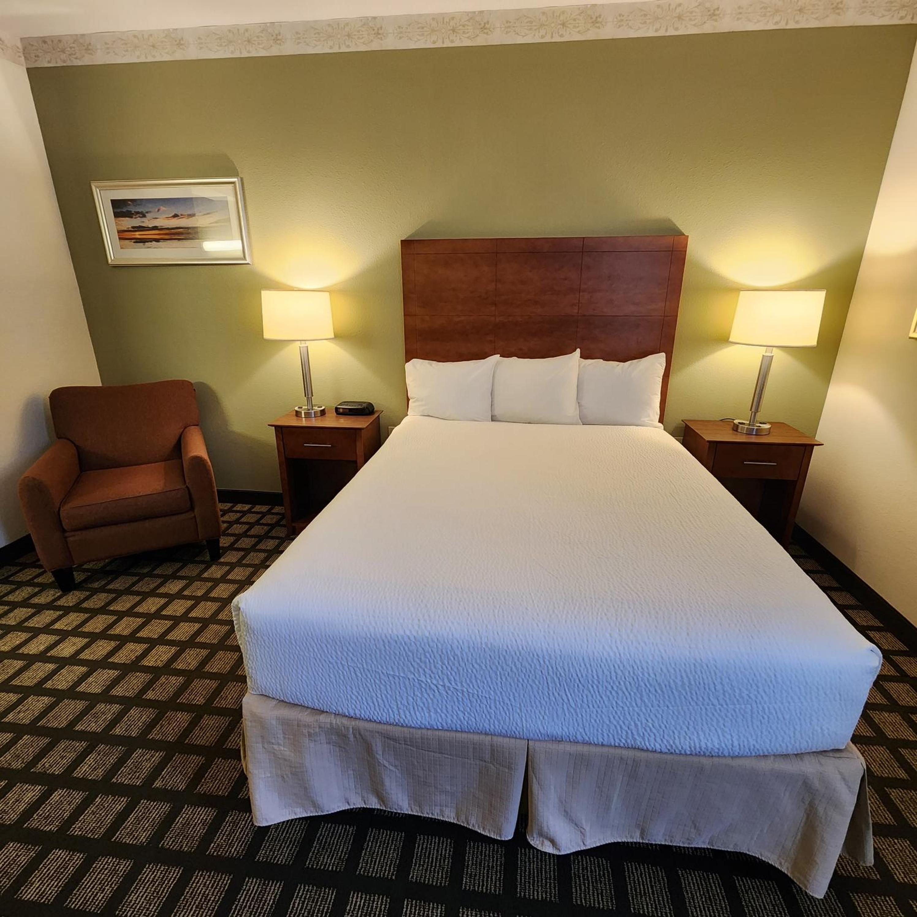 Queen Room - Disability Access/Non-Smoking photo 3
