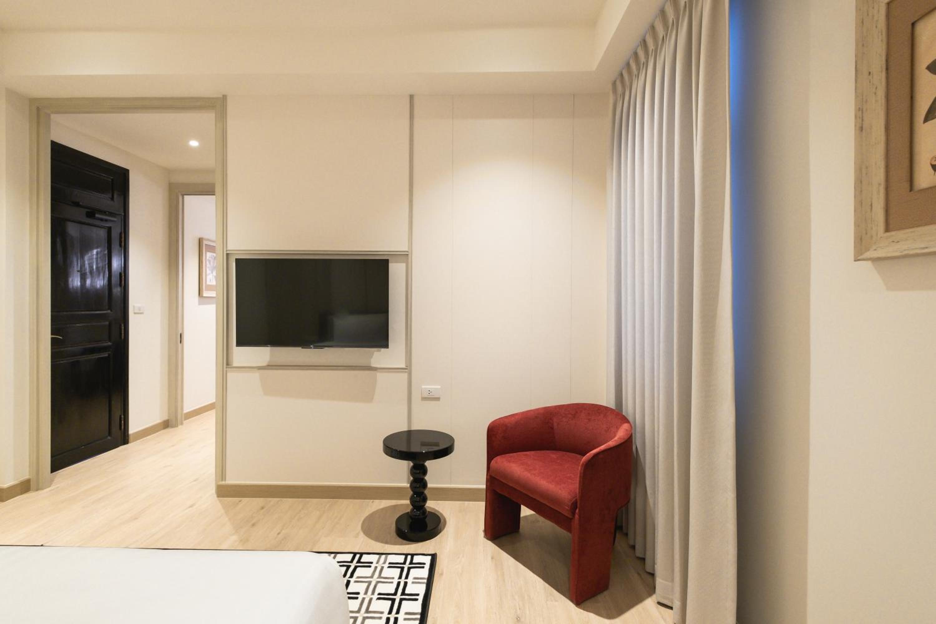 Family Room - Photo 6