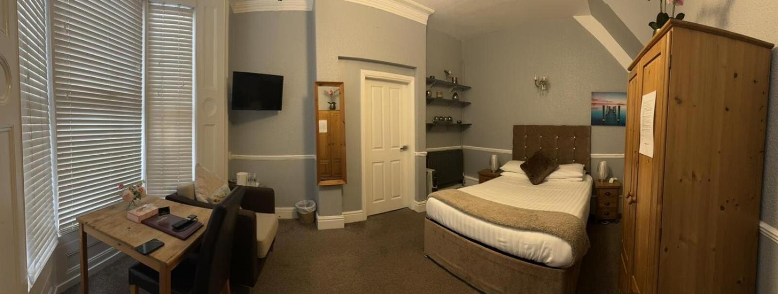 Standard Double Room - Photo 2