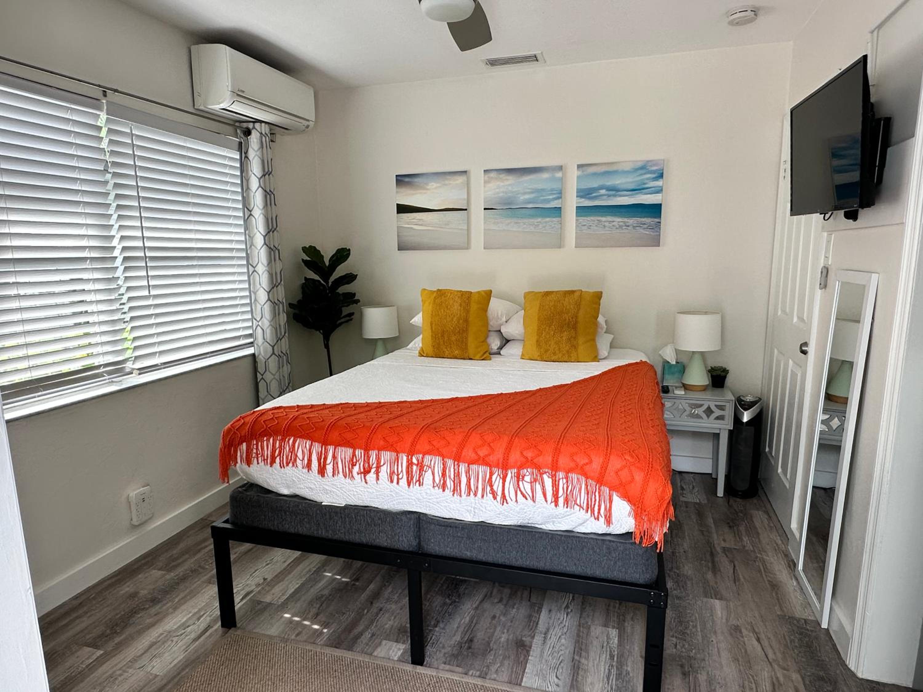 Queen Room with Pool View photo 3