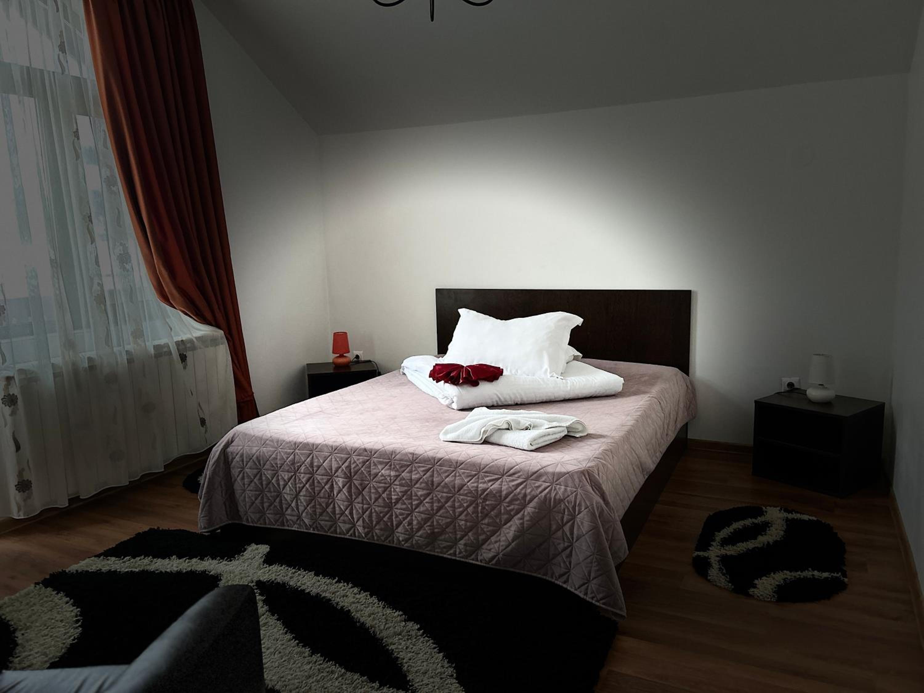 Deluxe Double Room with Shower - Photo 31