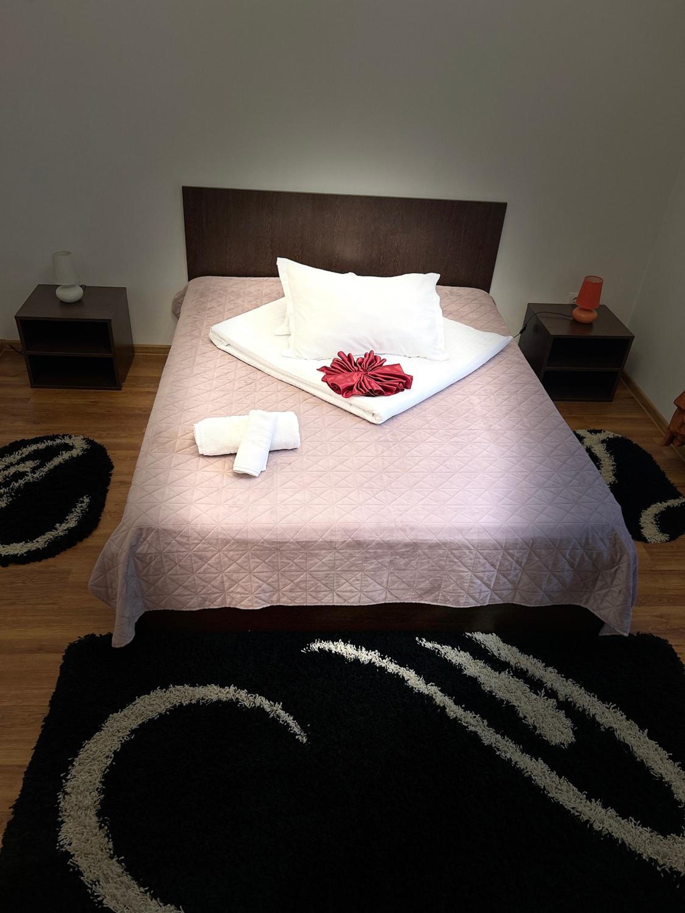 Deluxe Double Room with Shower - Photo 5