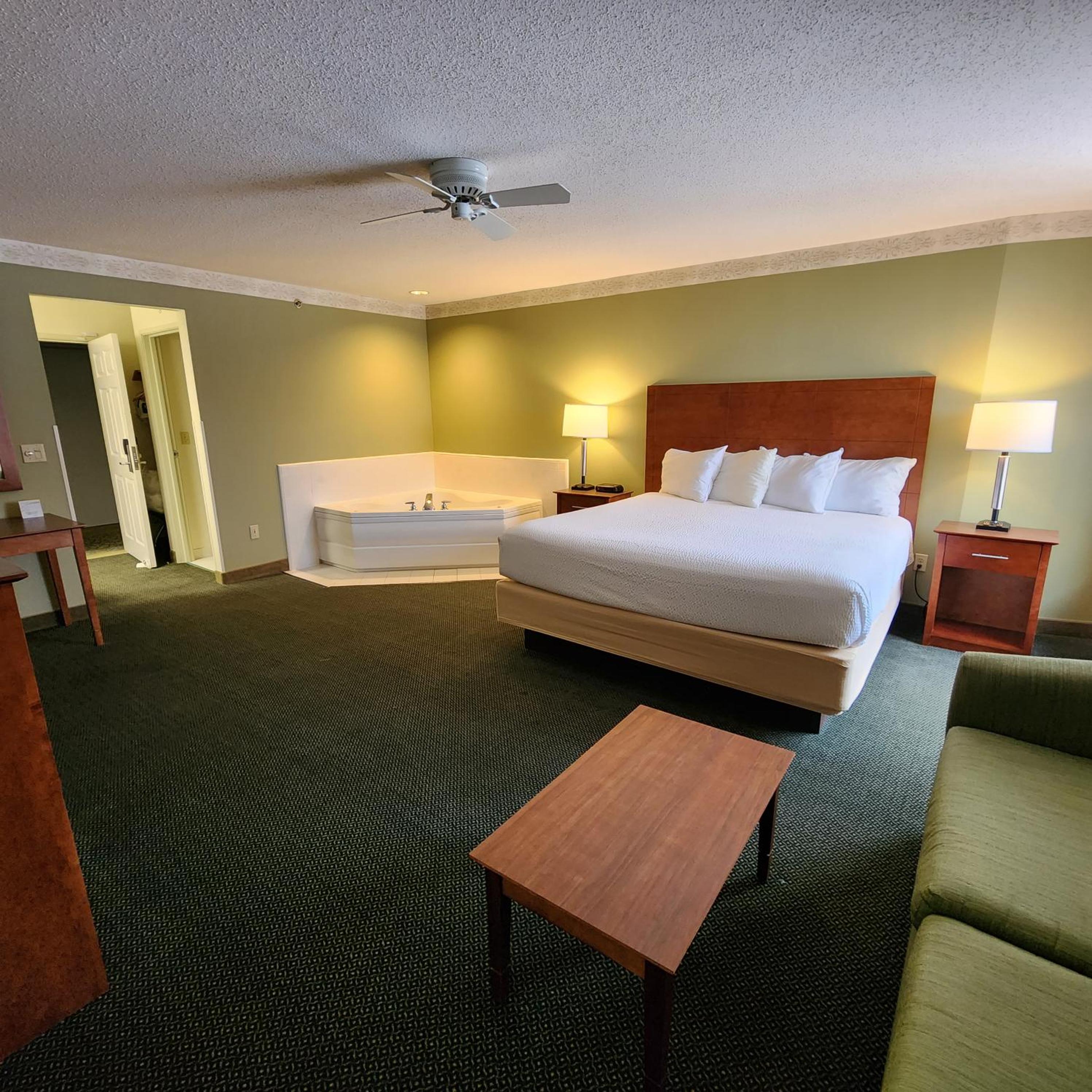 Deluxe King Room - Non-Smoking photo 3