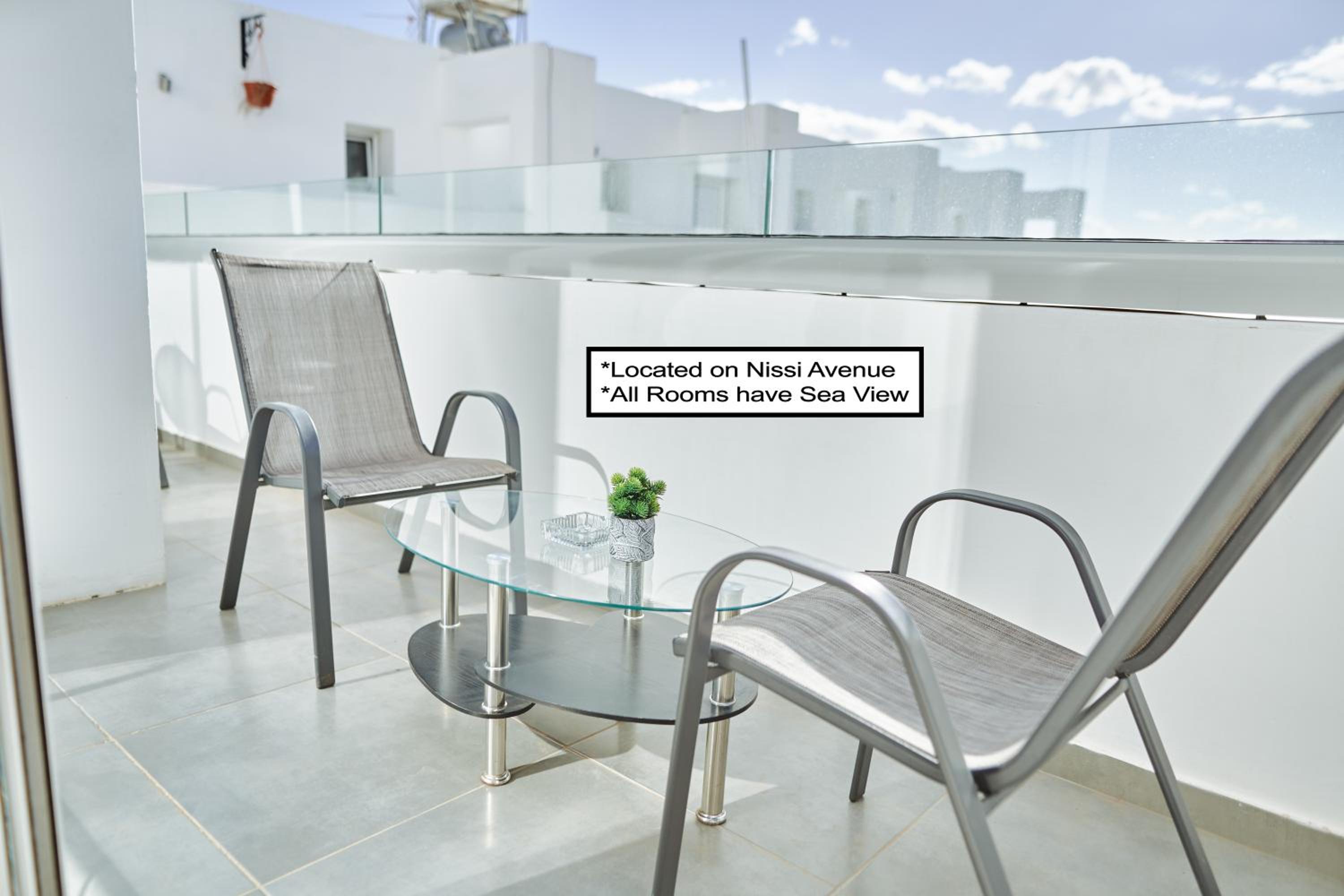 Deluxe Two-Bedroom Penthouse Apartment  photo 1
