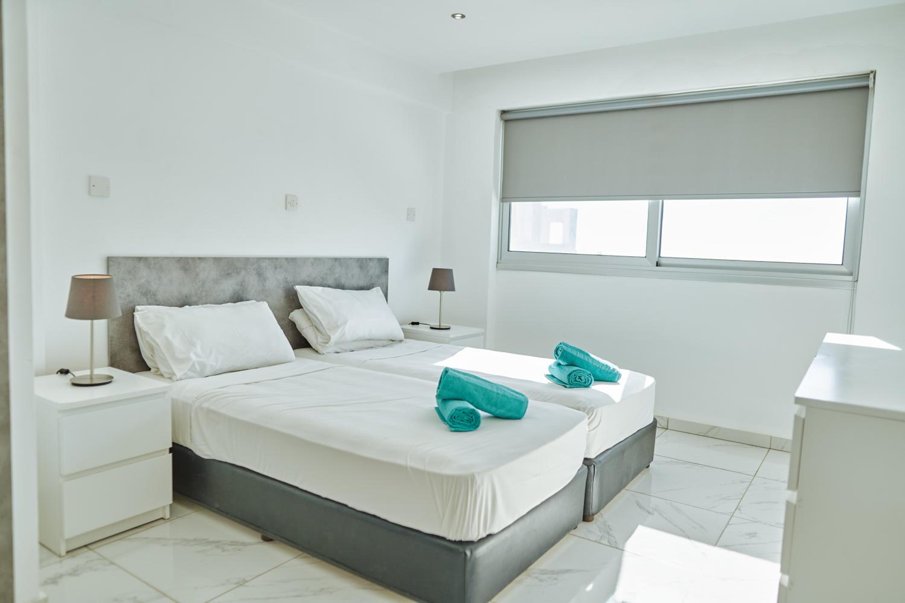 Deluxe Two-Bedroom Penthouse Apartment  photo 3