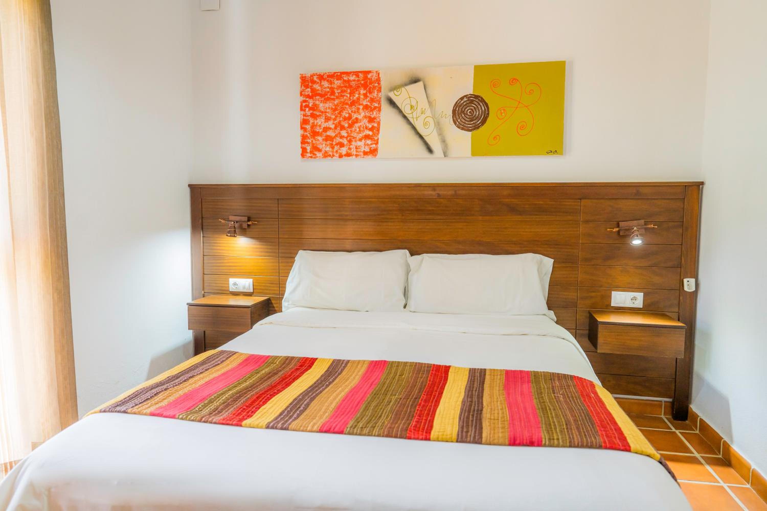 One-Bedroom Apartment (3 Adults) - Photo 3