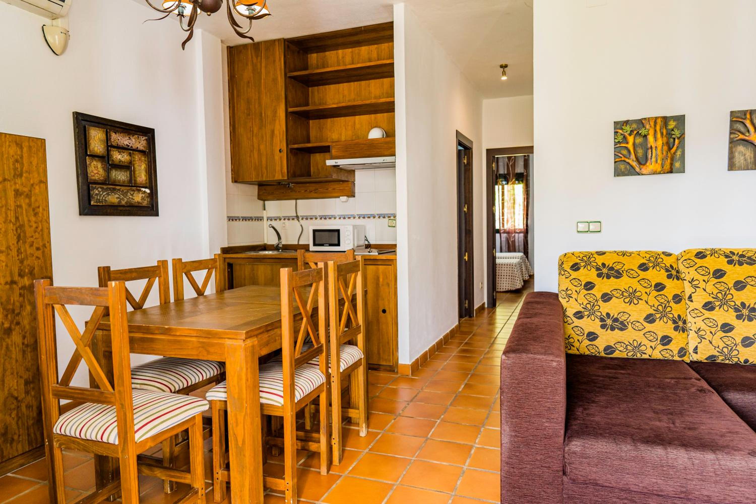 Two-Bedroom House - Photo 7