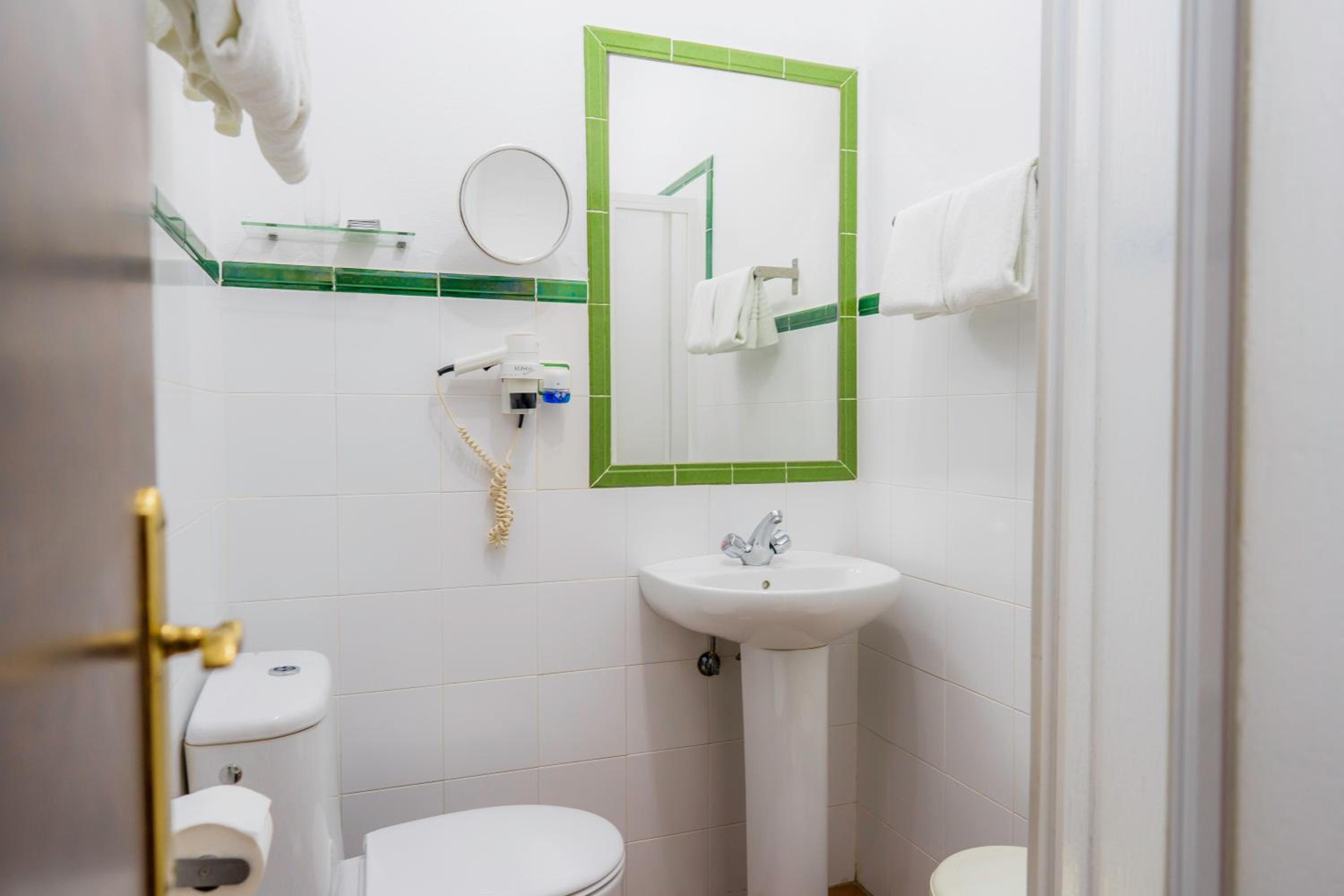 Triple Room - Photo 7
