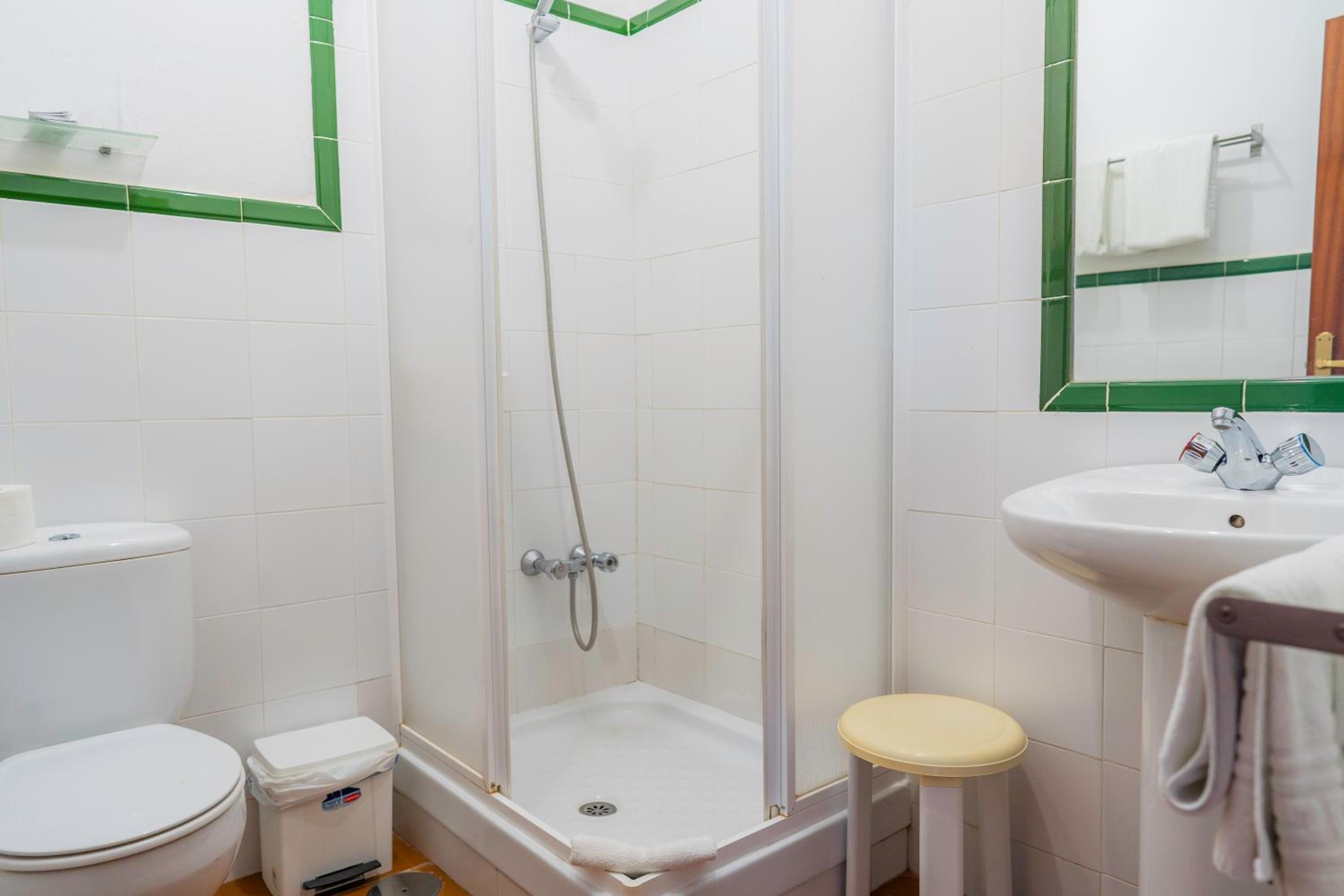 Triple Room - Photo 8