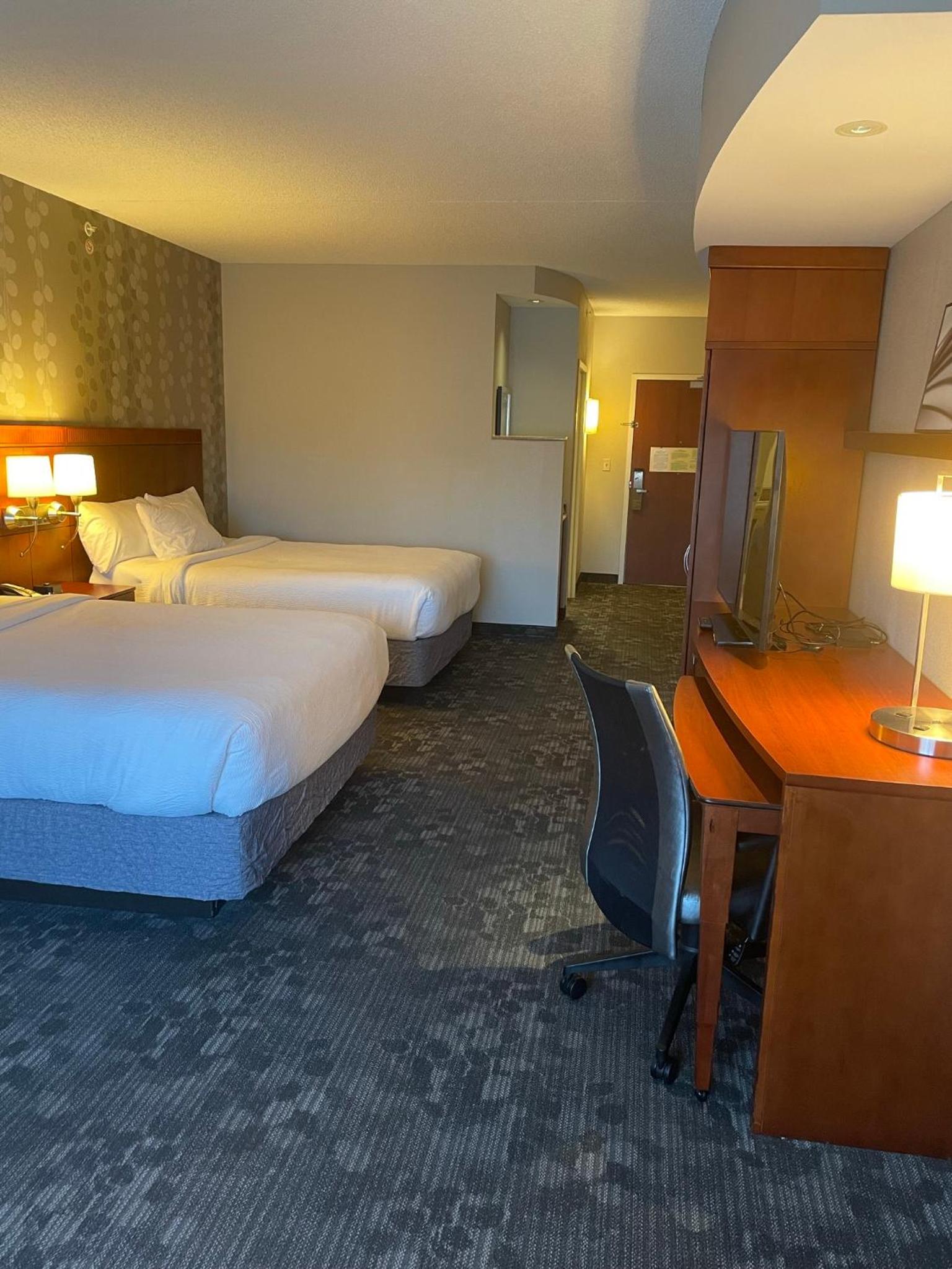 Queen Room with 2 Queen Beds - Photo 1