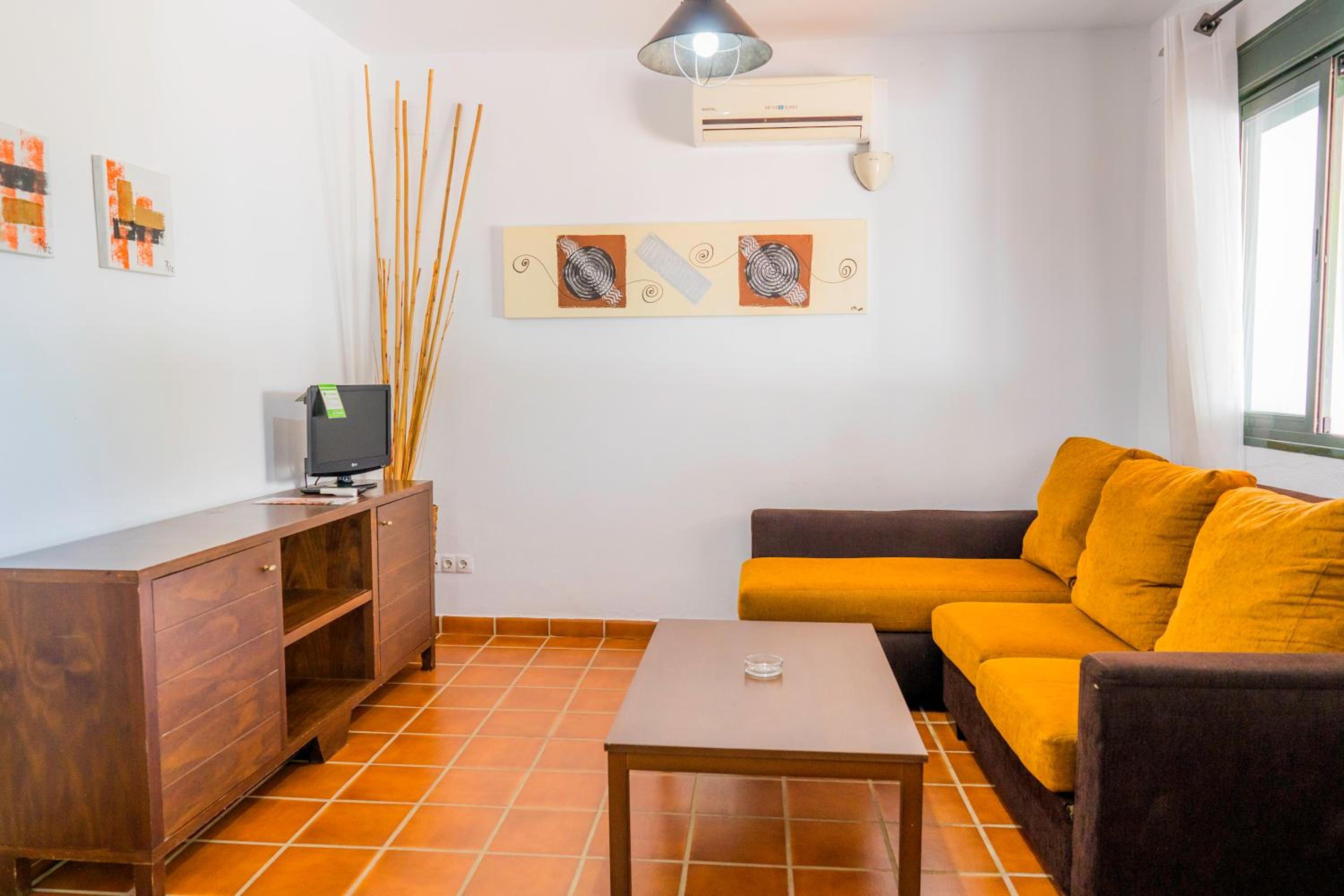One-Bedroom Apartment (3 Adults) - Photo 5