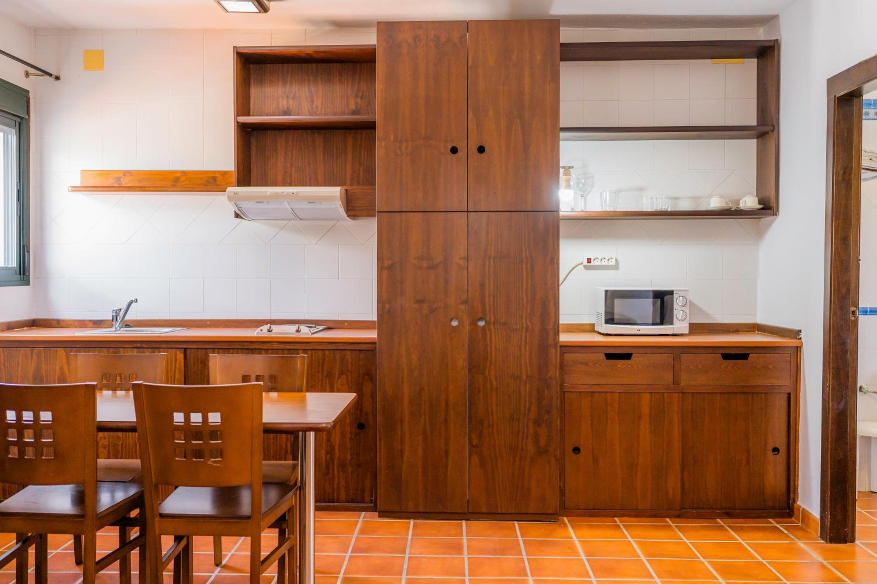 One-Bedroom Apartment (3 Adults) - Photo 8