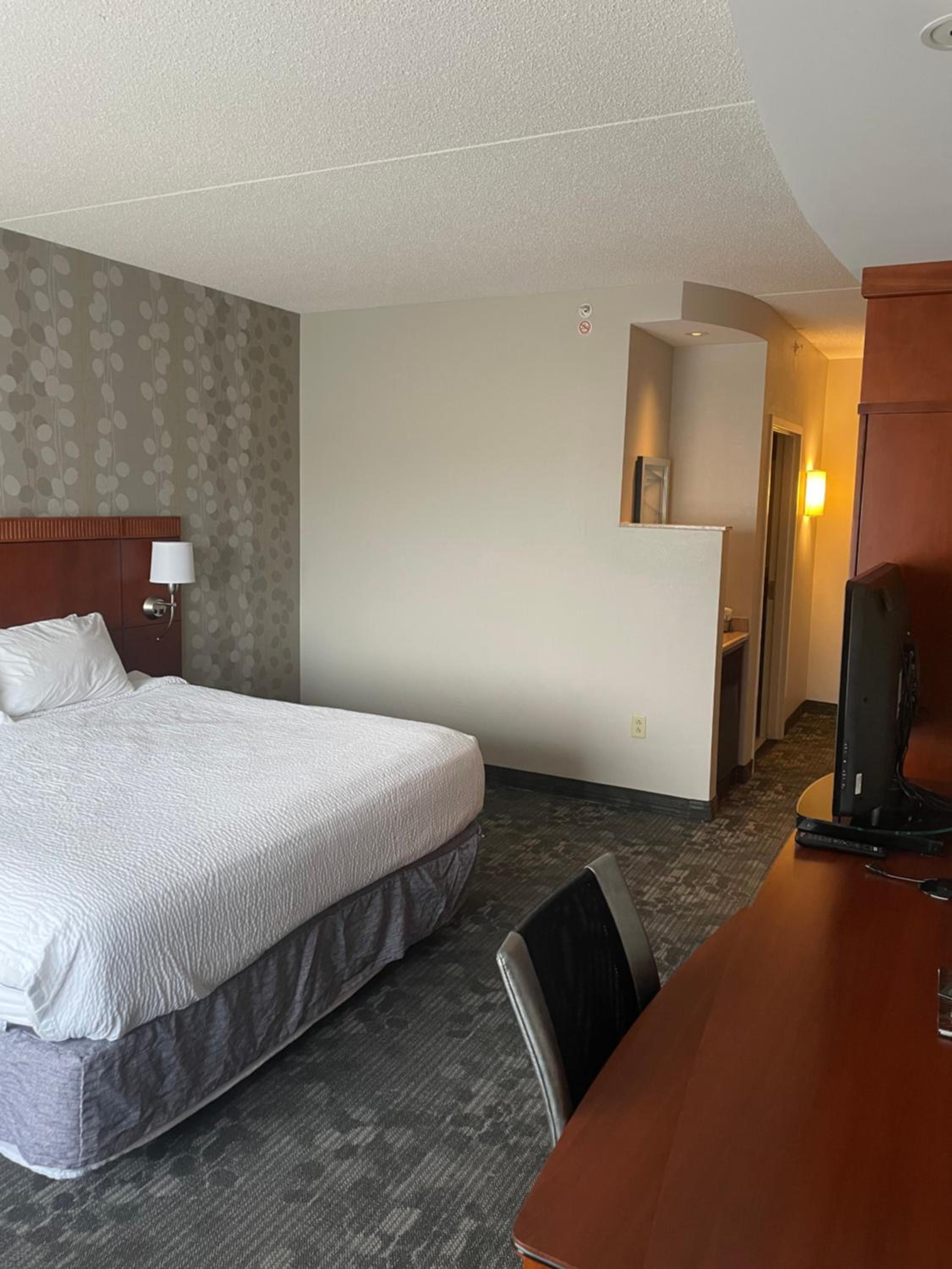 King Room with Sofa Bed - Photo 1
