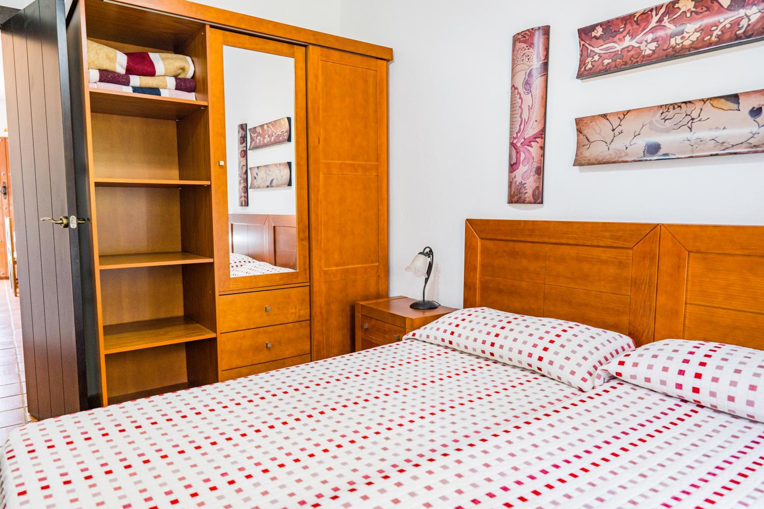 Two-Bedroom House - Photo 10