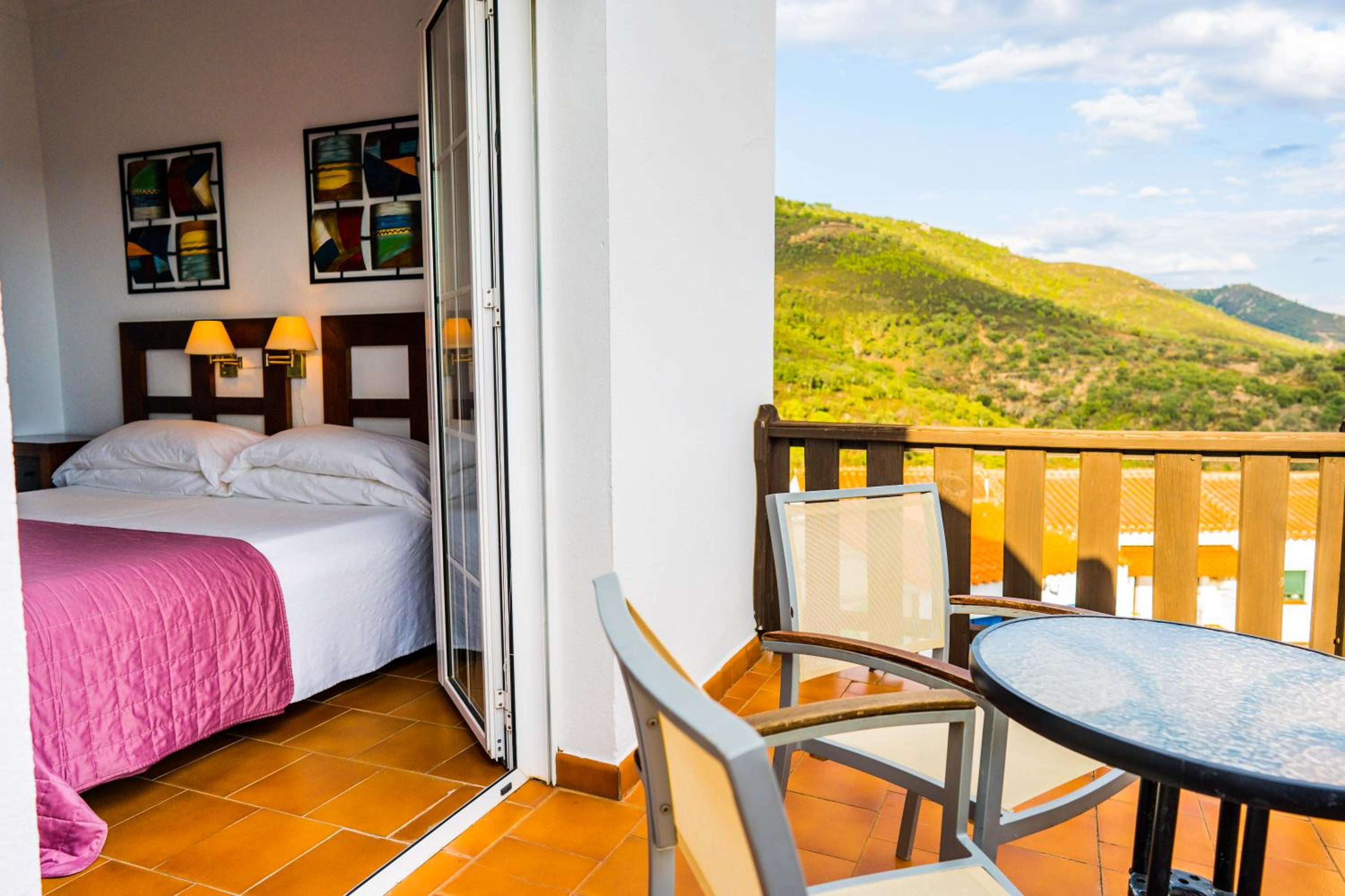 Double or Twin Room with Terrace - Photo 4