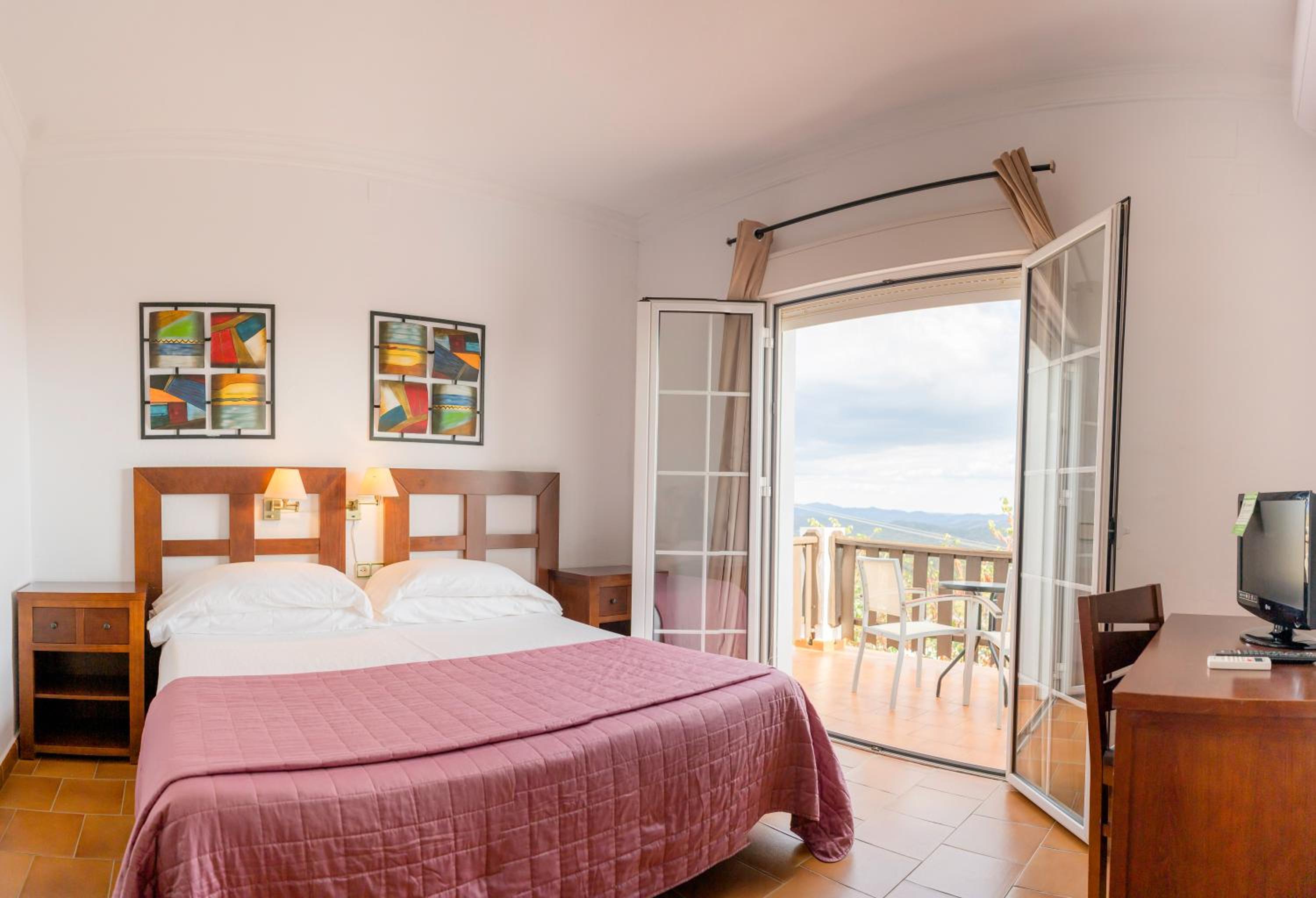 Double or Twin Room with Terrace - Photo 1