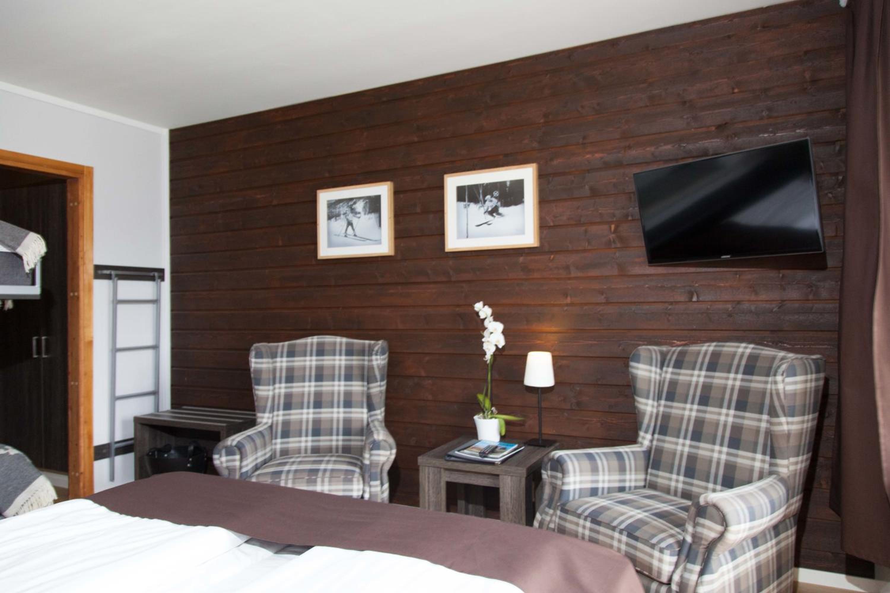 Quadruple Room (2 Adults + 2 Children) - Photo 9