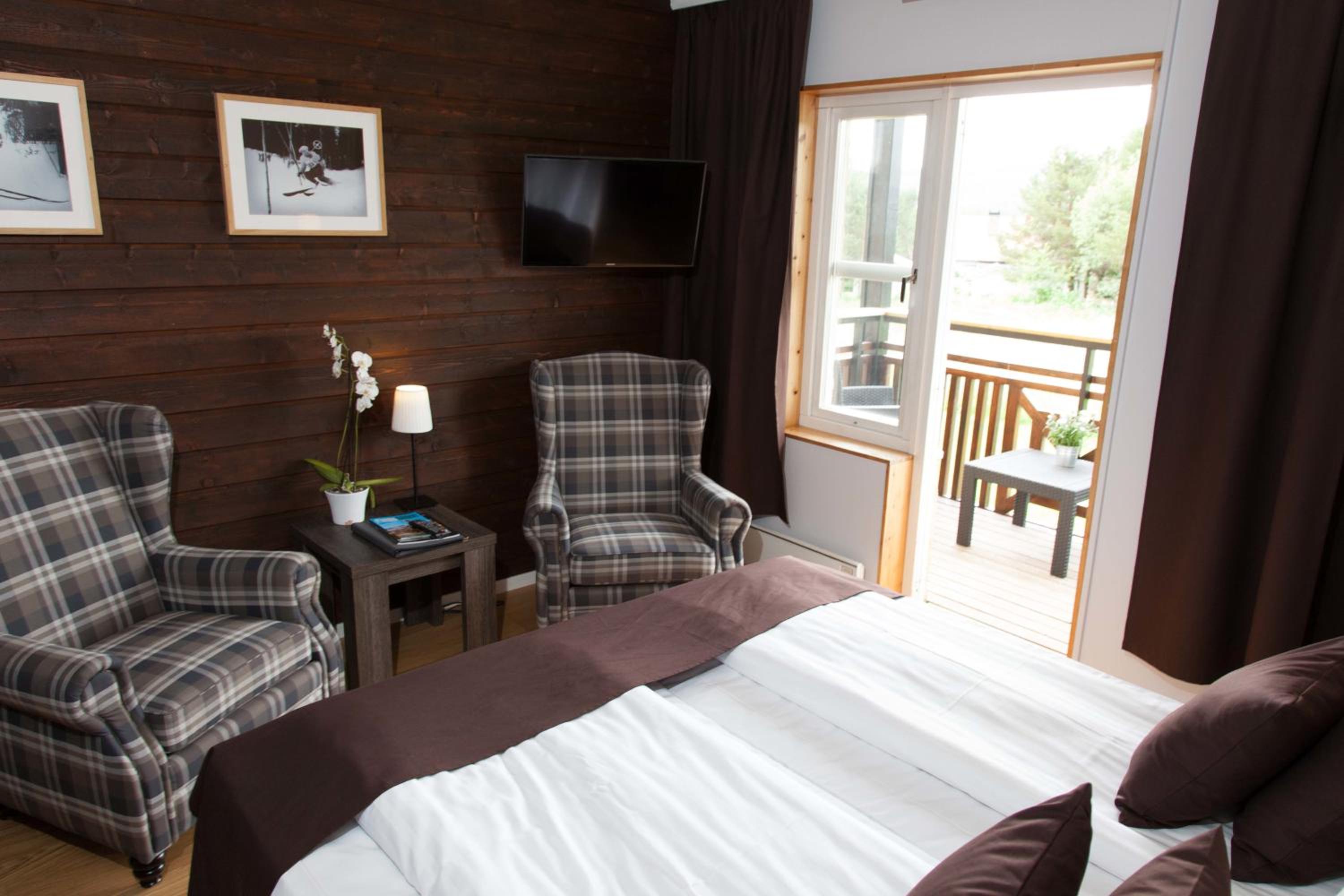 Premium Quadruple Room (2 Adults + 2 Children) - Photo 7