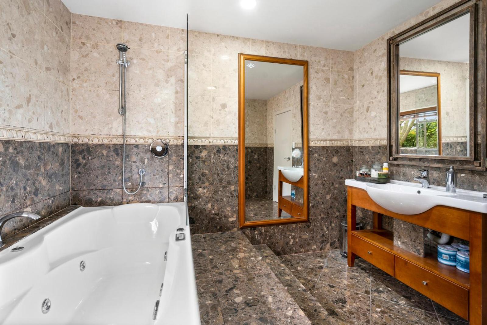 The Moulin Rouge Suite photo 1