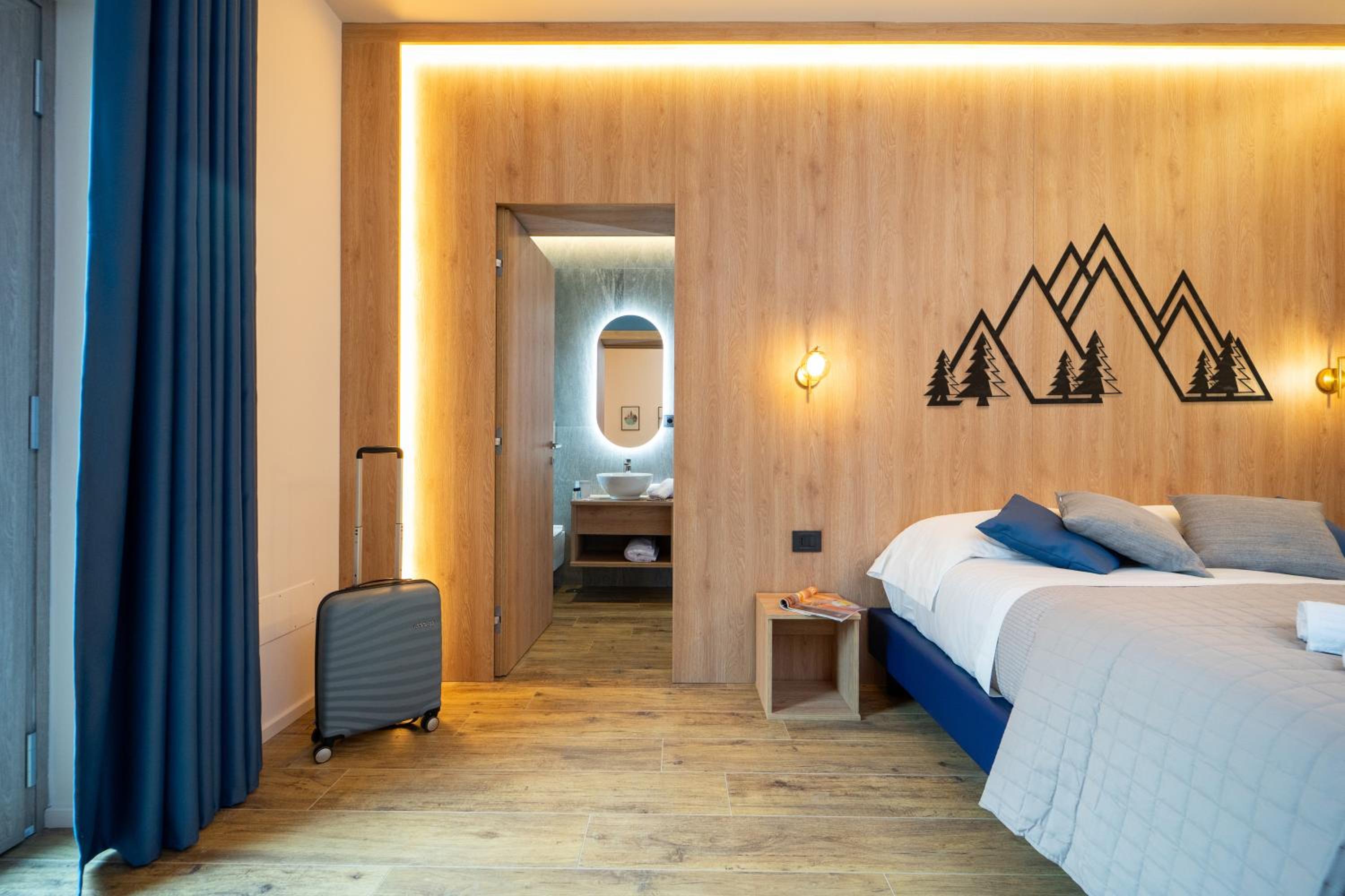 Deluxe Double or Twin Room photo 2