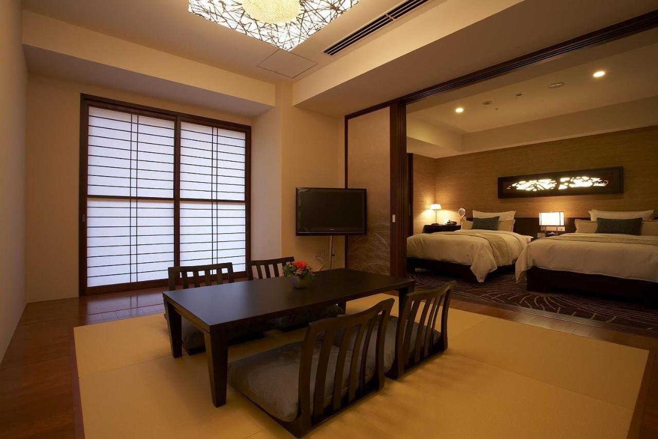 Junior Suite - Non-Smoking photo 3
