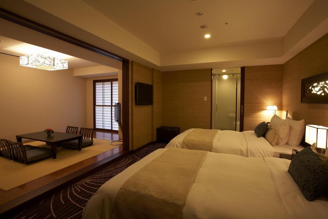 Junior Suite - Non-Smoking photo 3