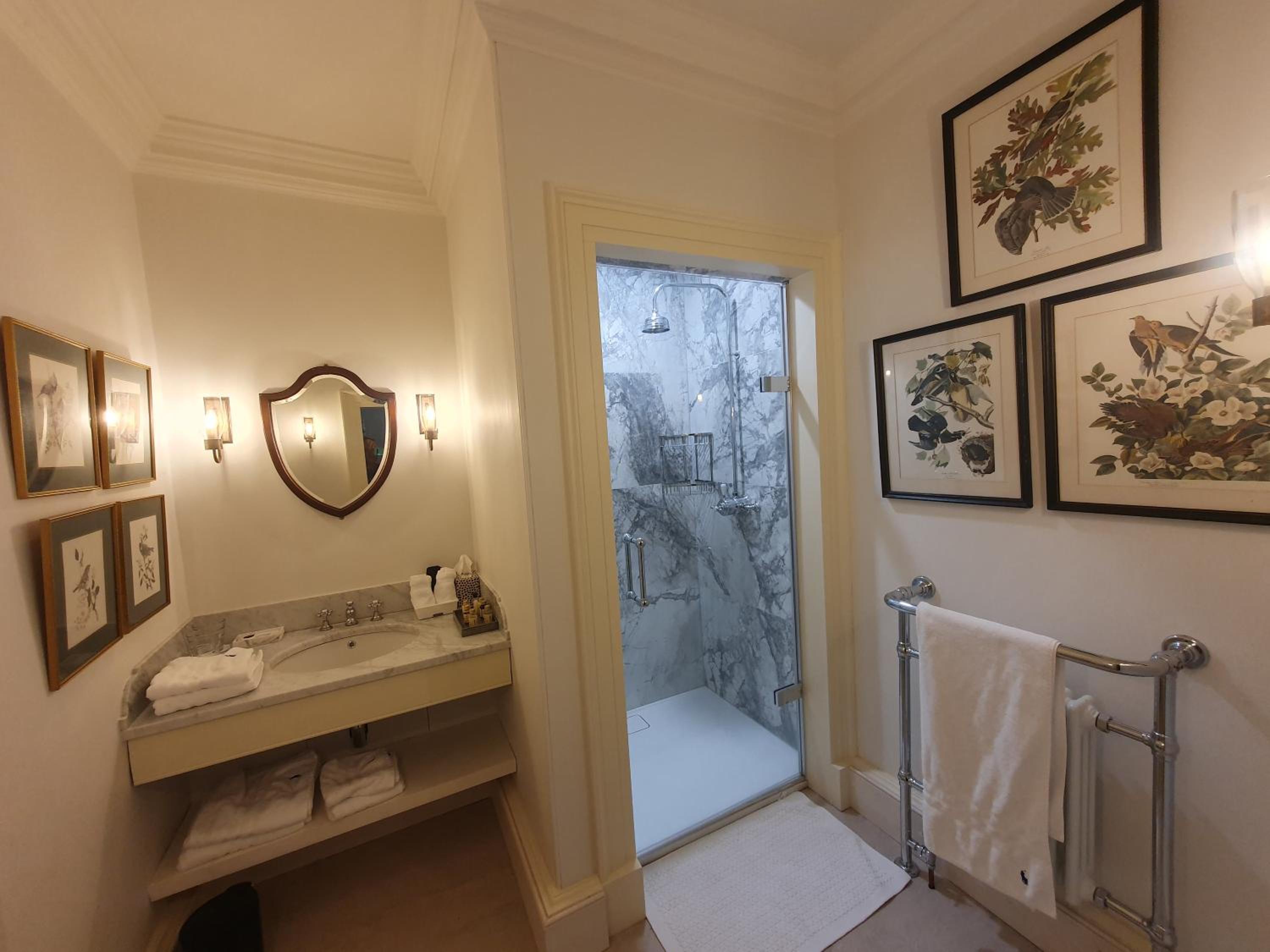 Twin Room - Photo 2
